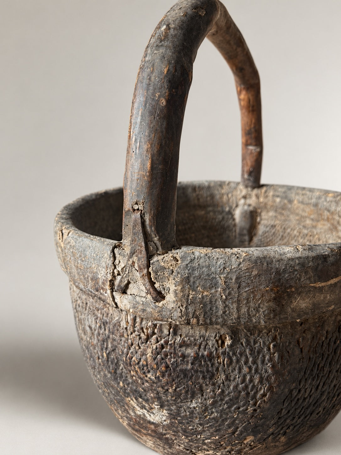 antique basket w/ handle No. 4