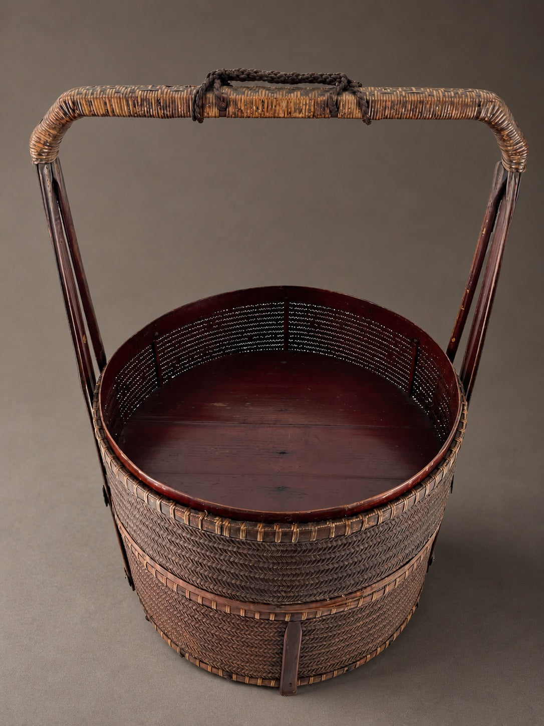 Old bamboo basket dim sum