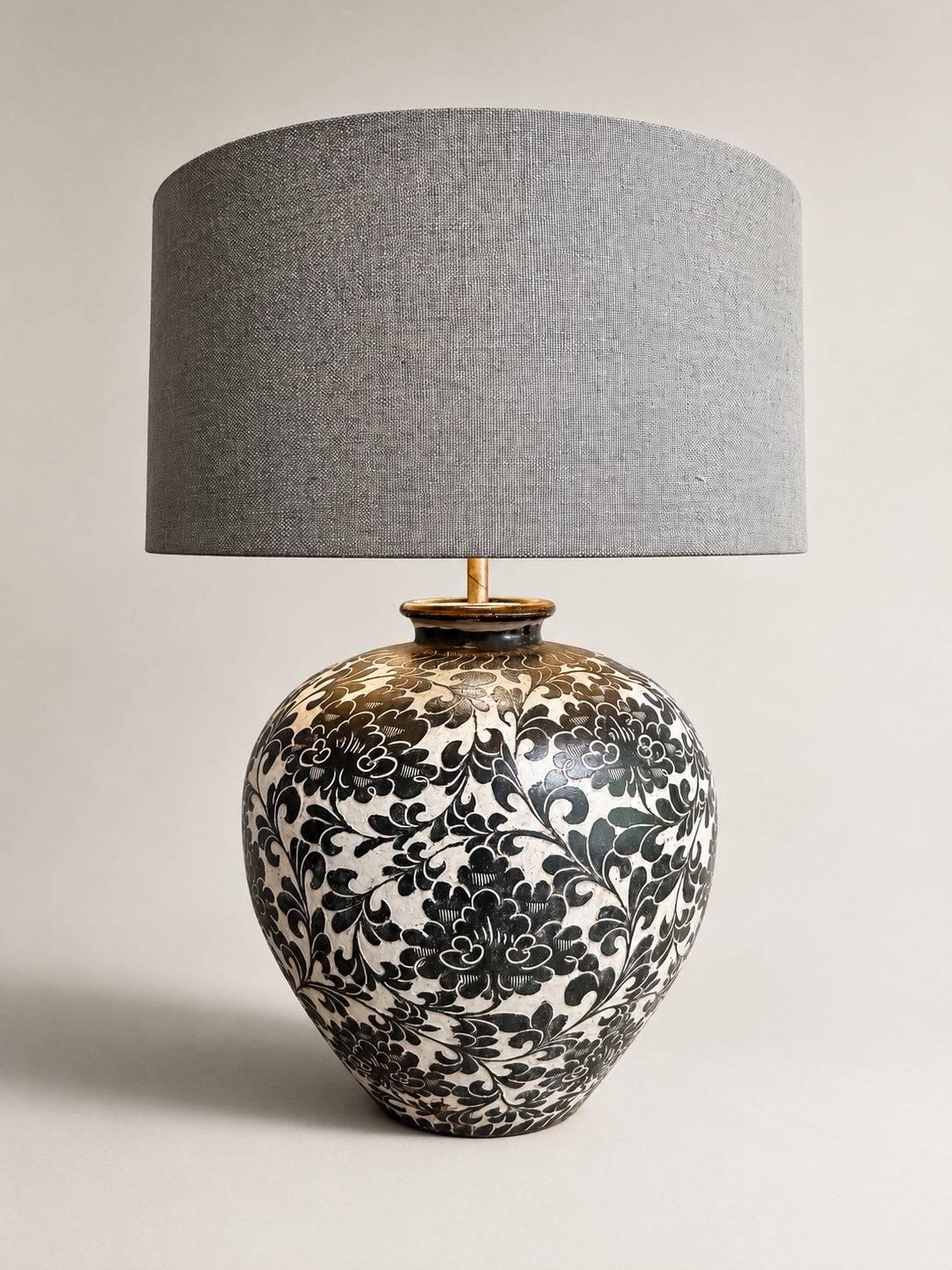 table lamp old Chinese vase