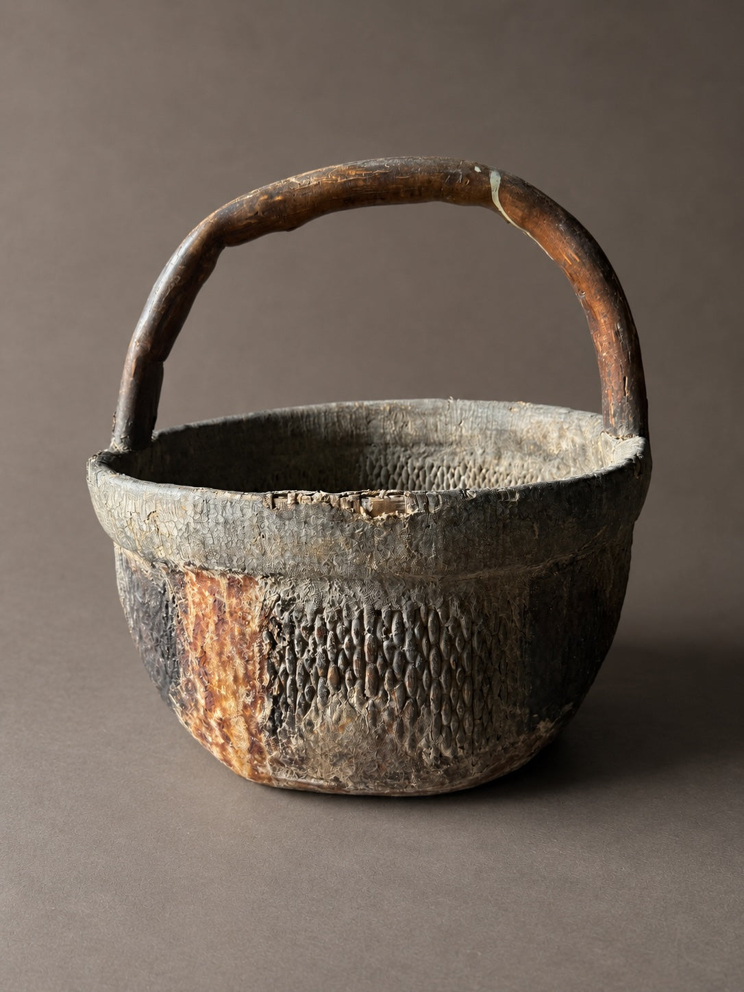 antique basket w/ handle No. 4