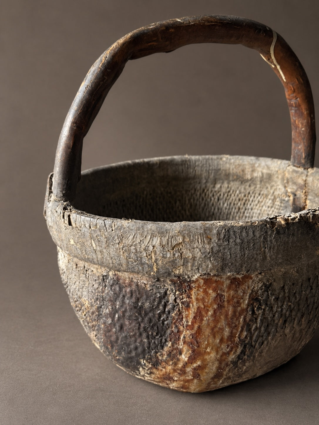 antique basket w/ handle No. 4