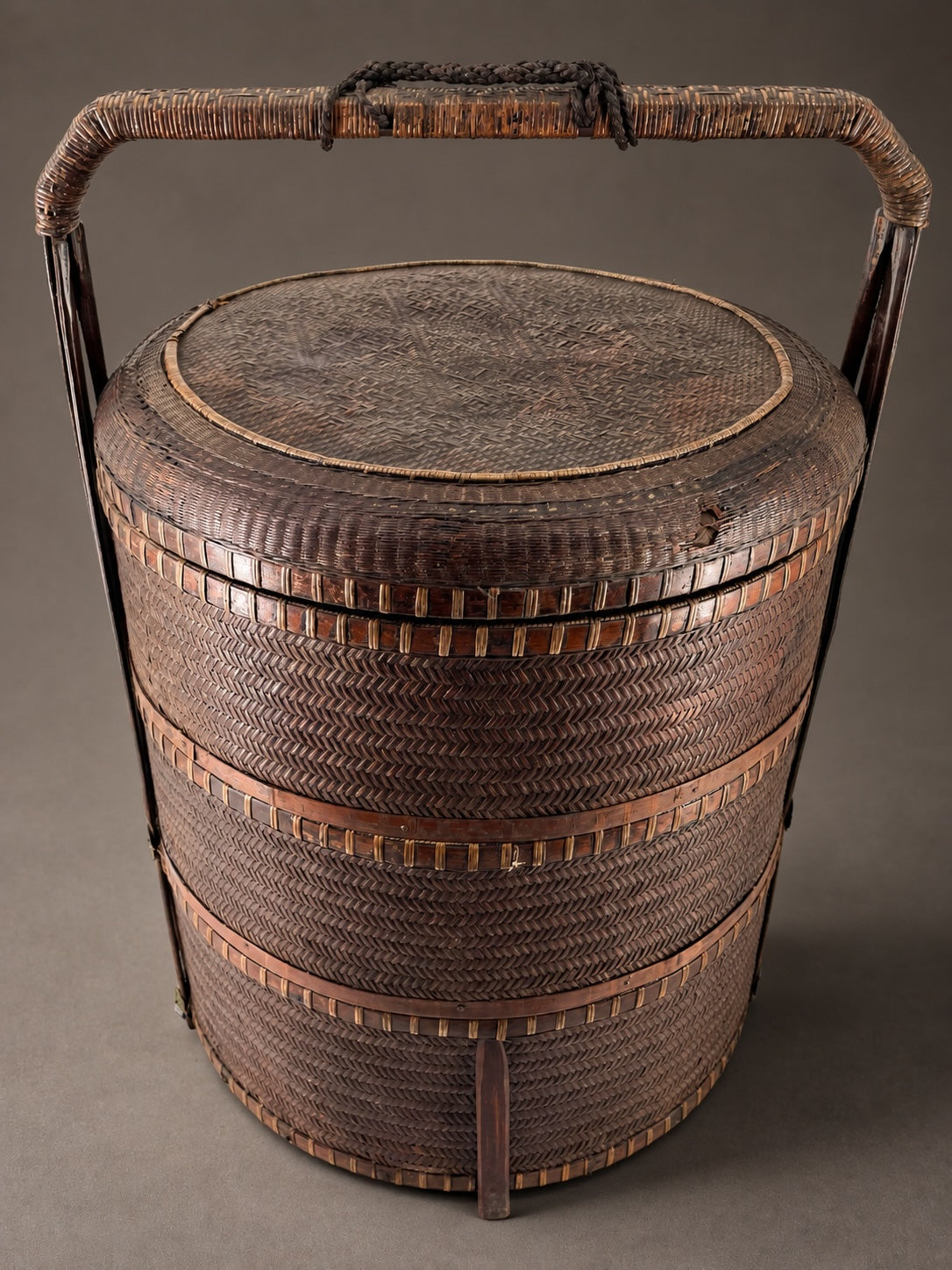 Old bamboo basket dim sum