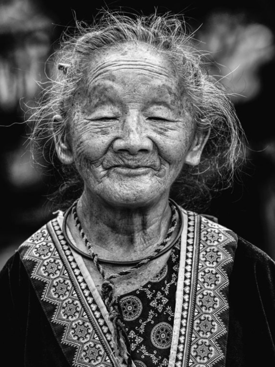 Serge Anton Canvas "old Chinese lady"