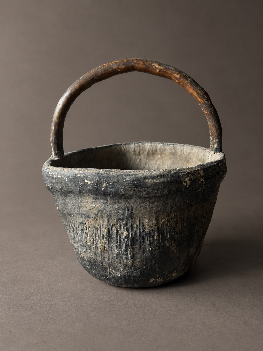 antique basket w/ handle No. 1
