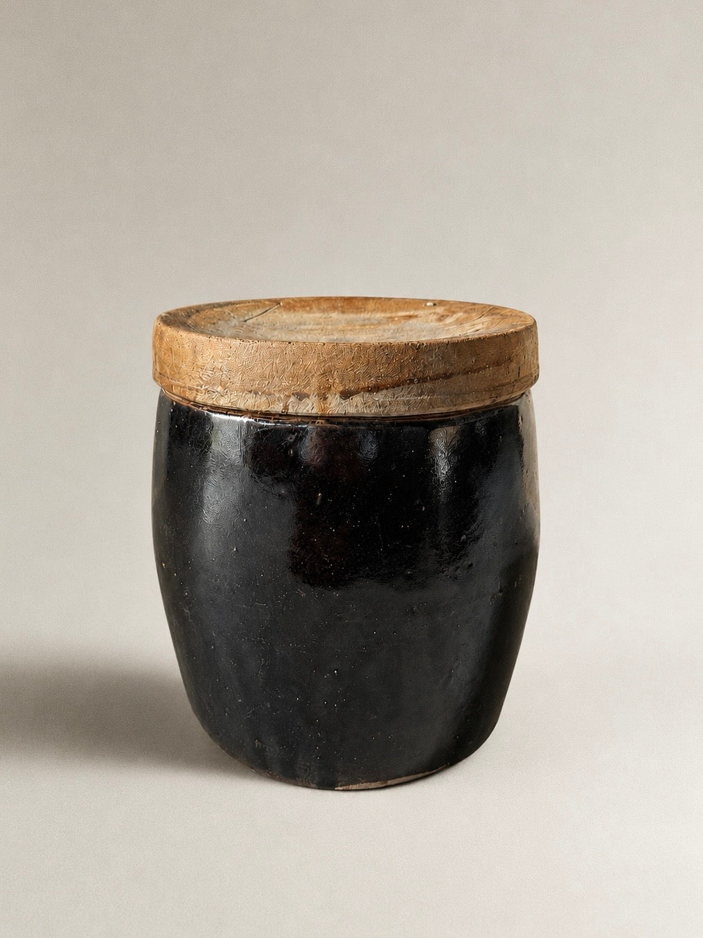 Antique Chinese apothecary jar w/ lid – No. 2