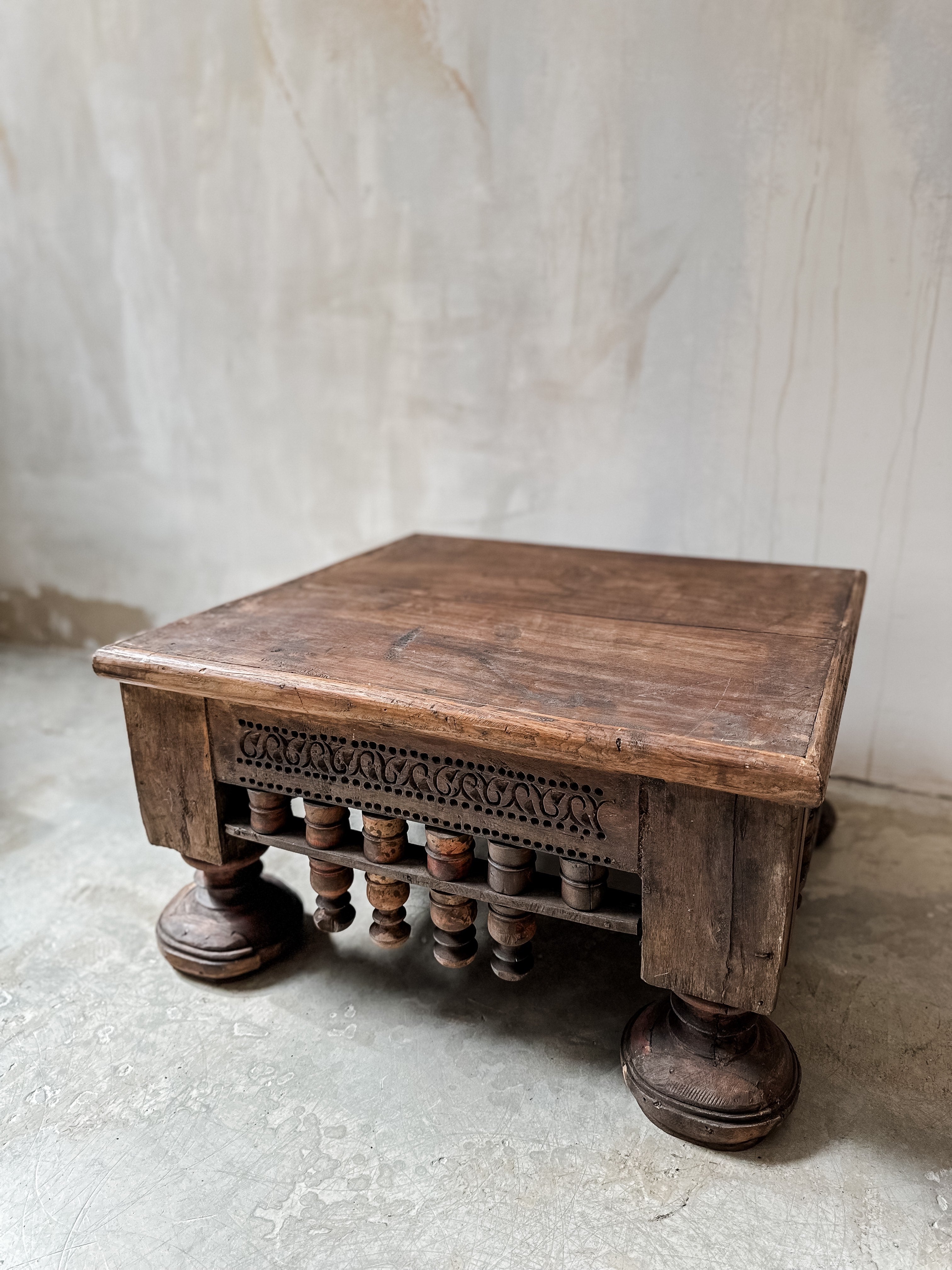 Bajot coffee table