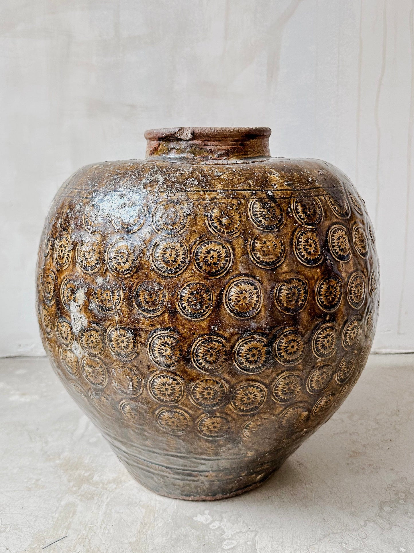 Antique seashell coin jar