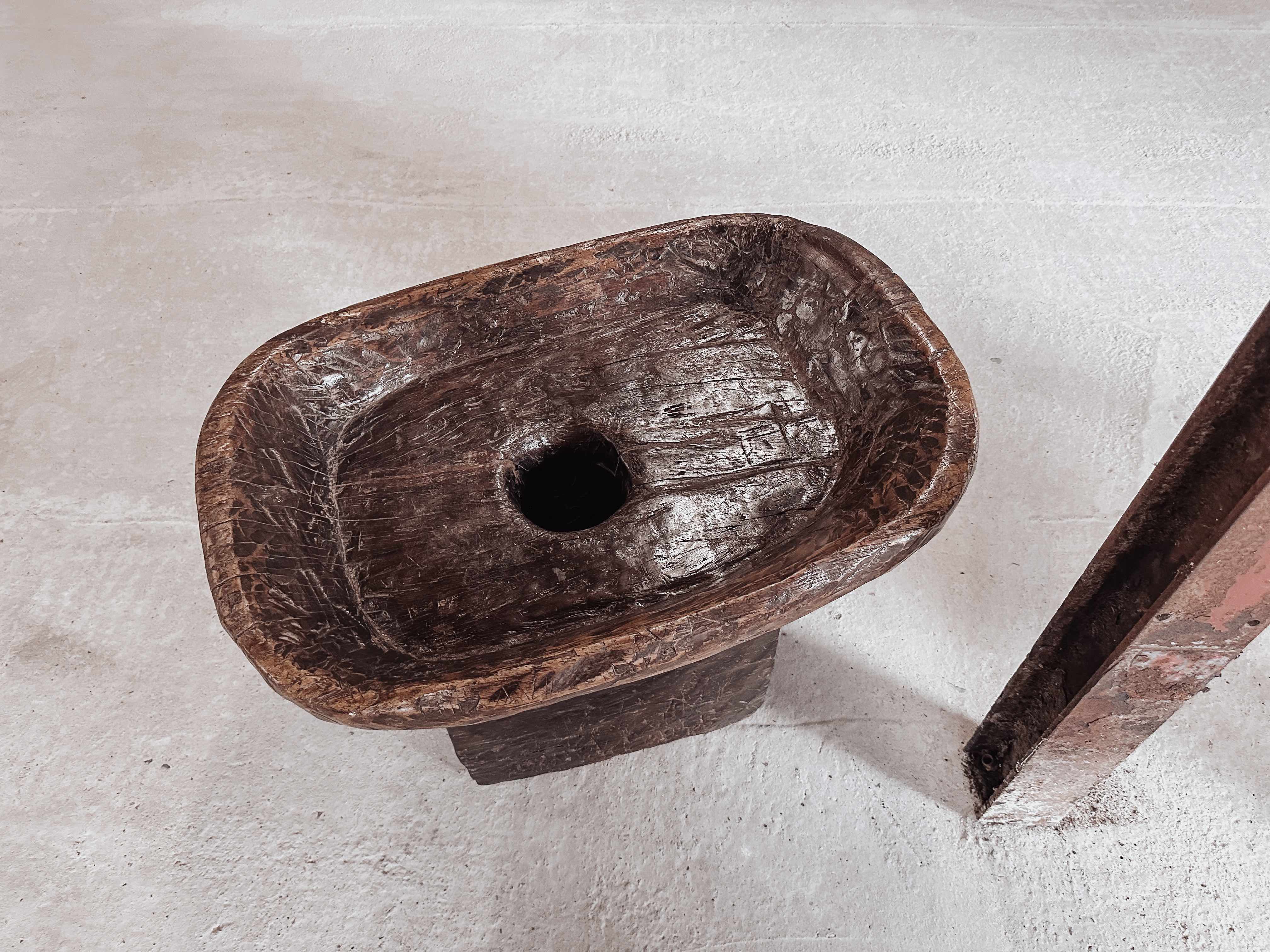 old Naga Grinder Table #1