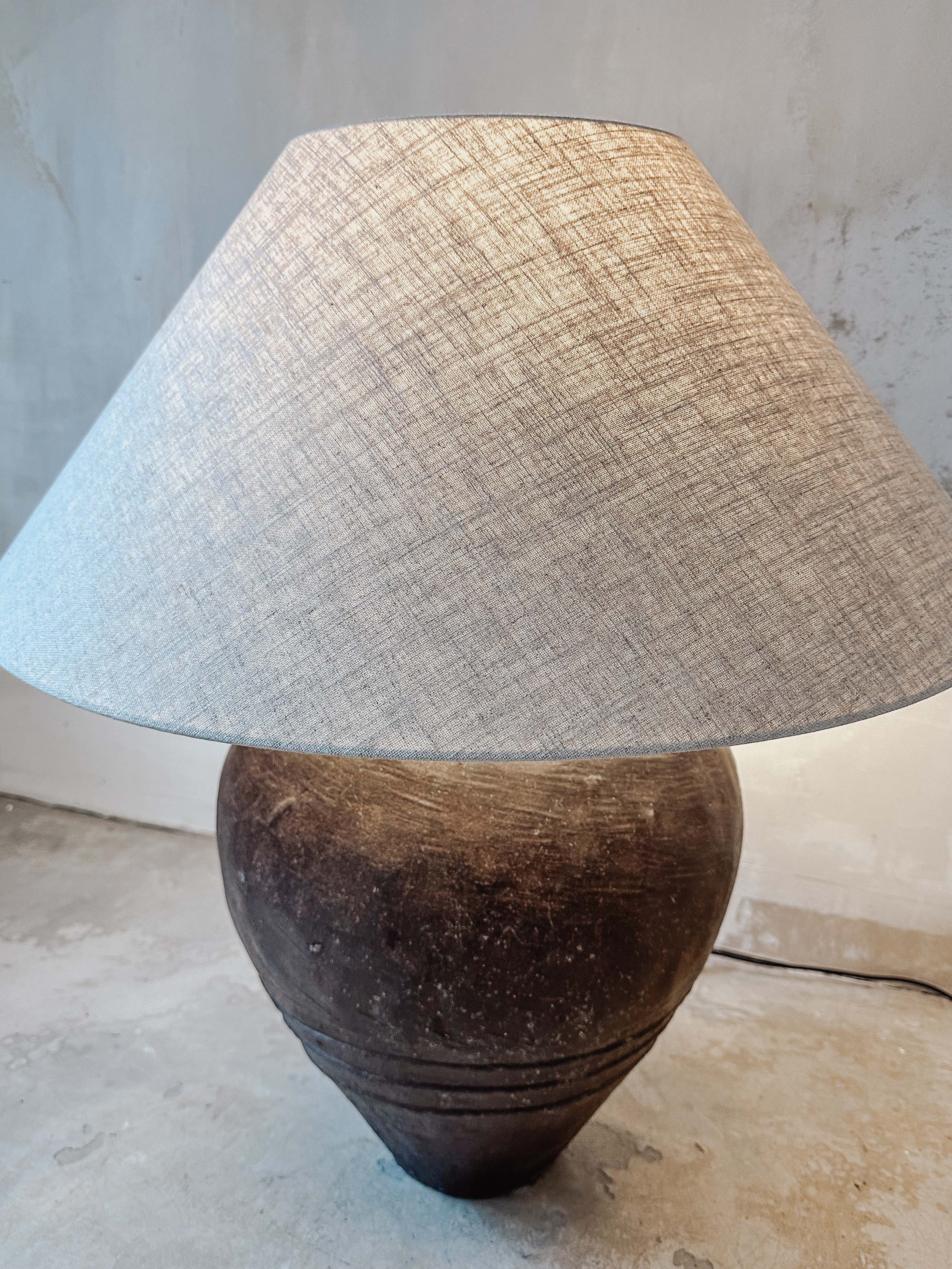 Lampe antiker Wassertopf & Leinen