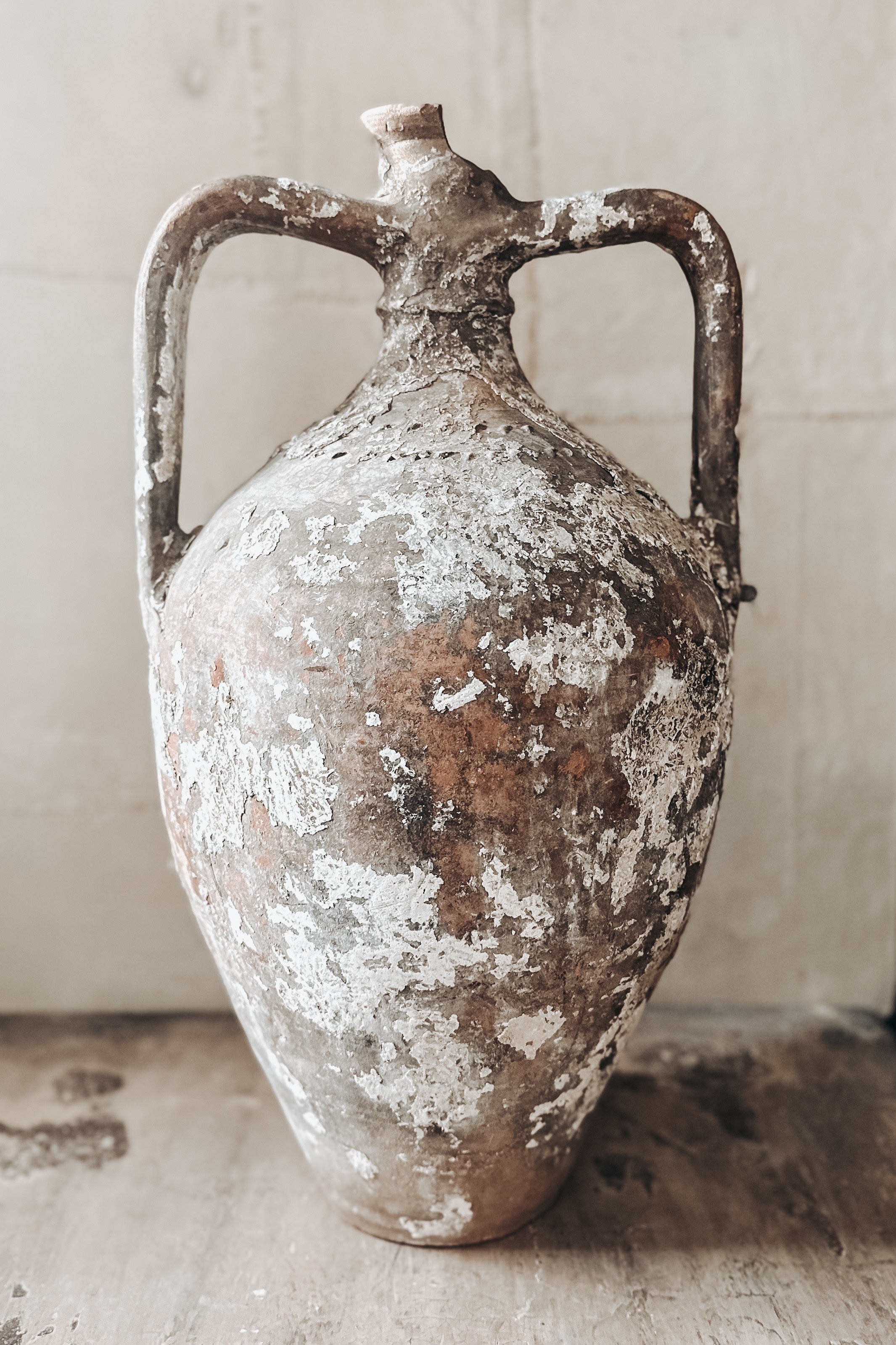 Patina amphora