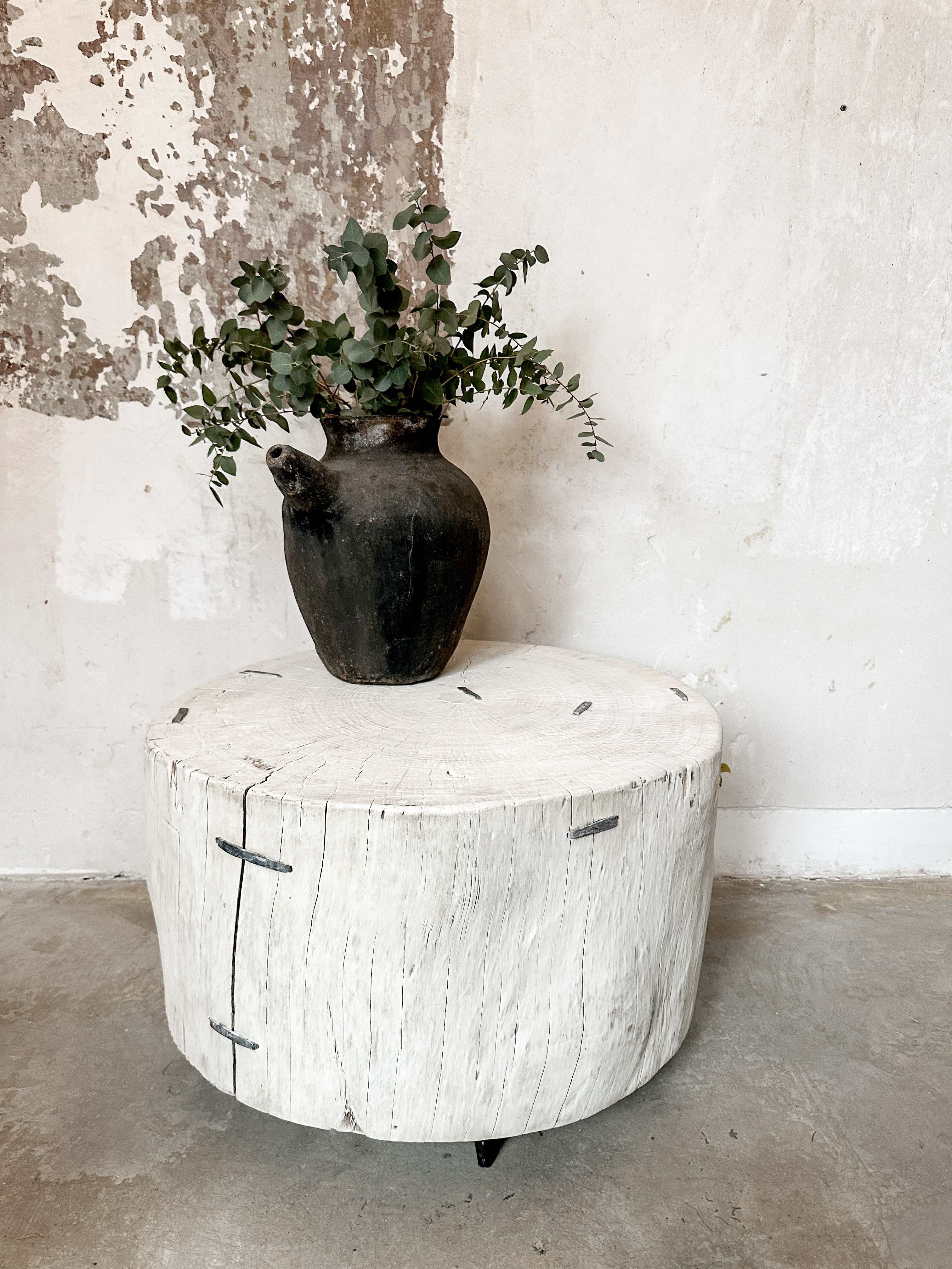 The coffee table "butcher's block round"