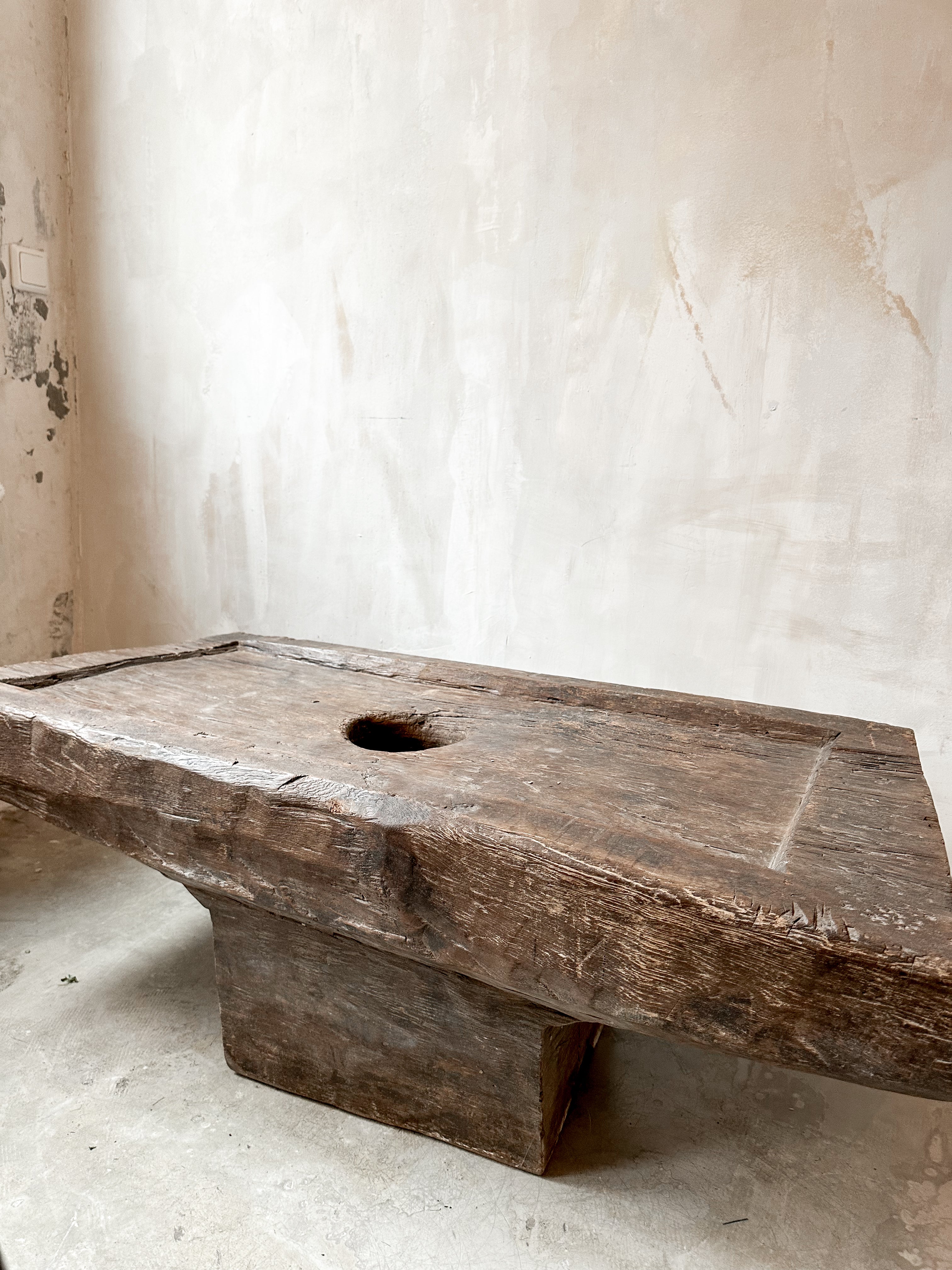 The large grinder table