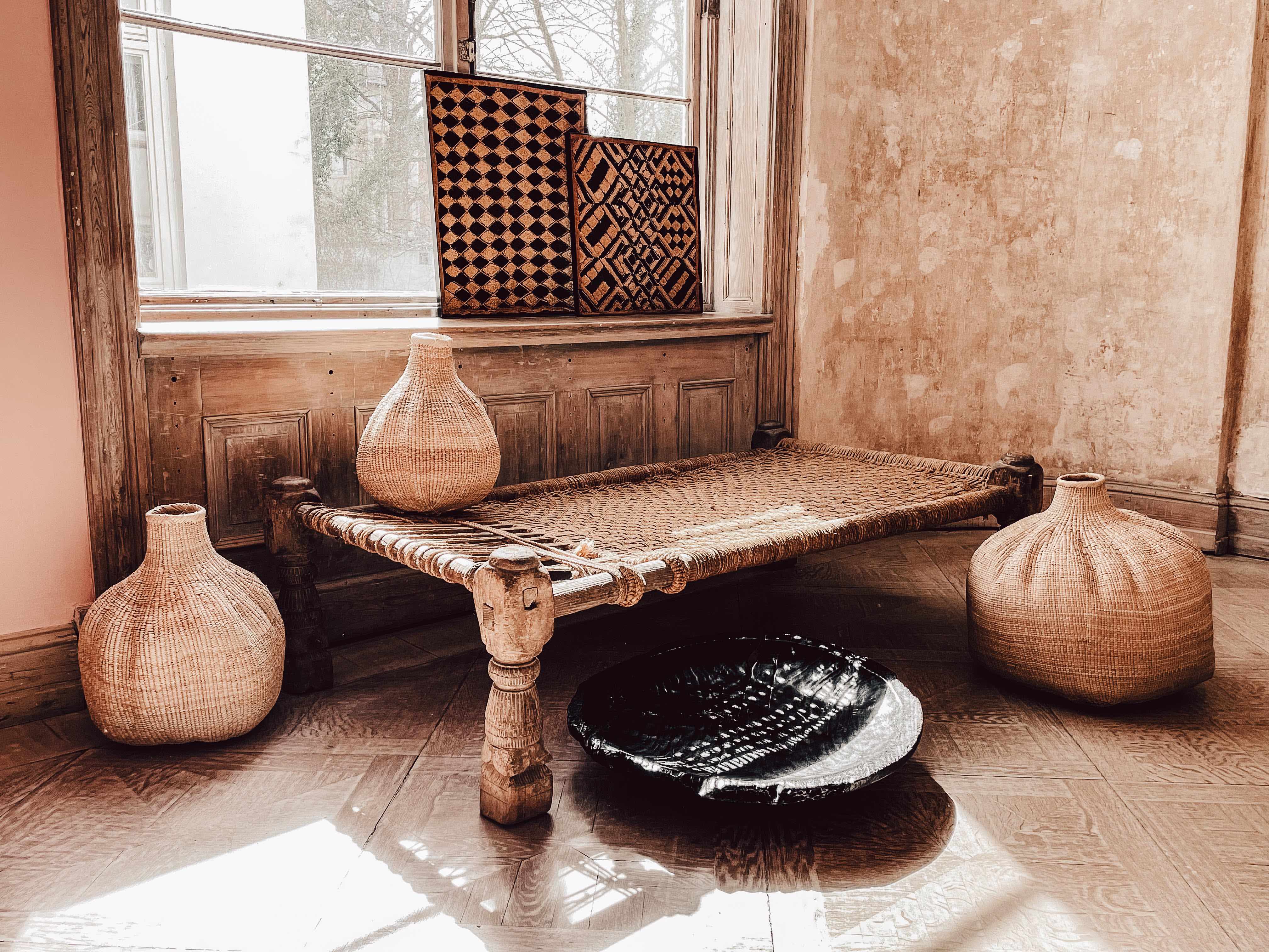 Indian vintage daybed / charpai