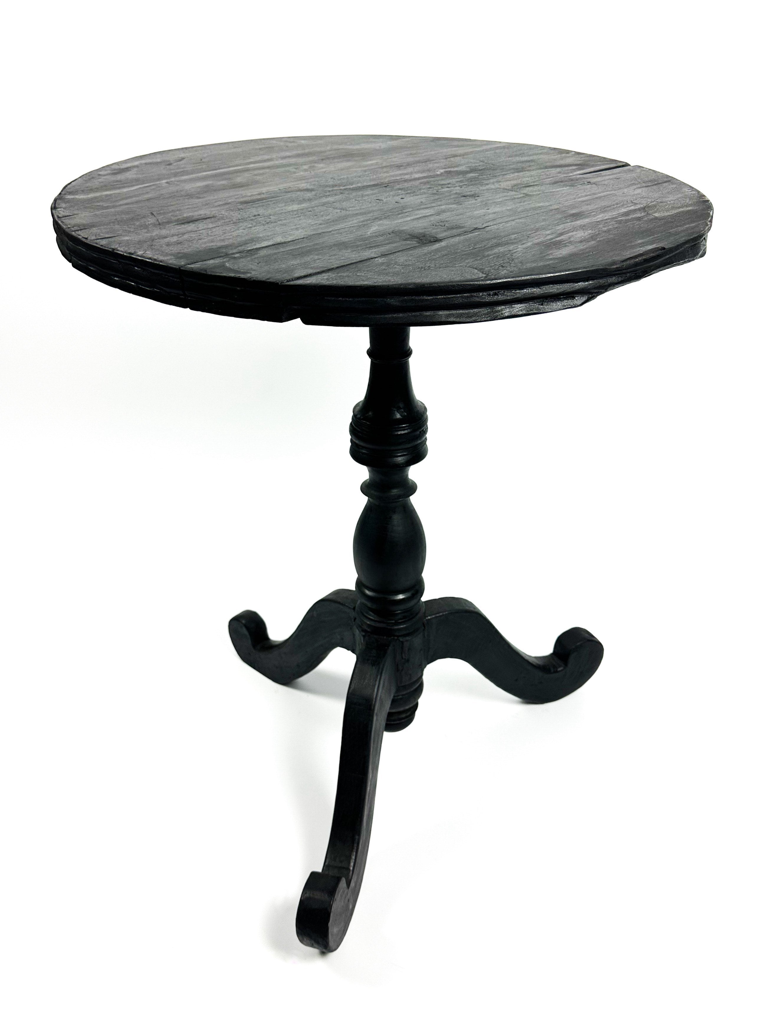 The black colonial table
