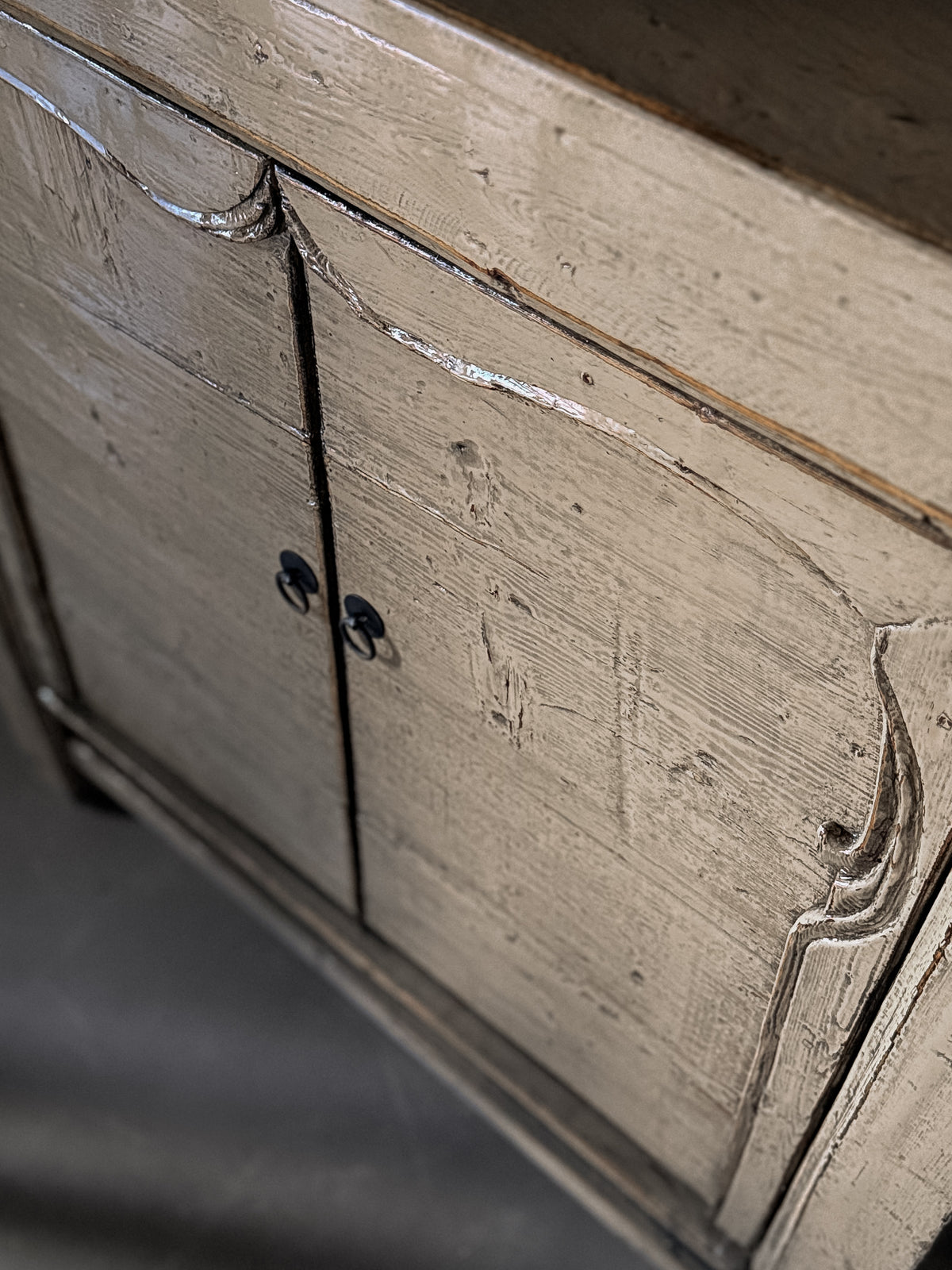 Gansu sideboard