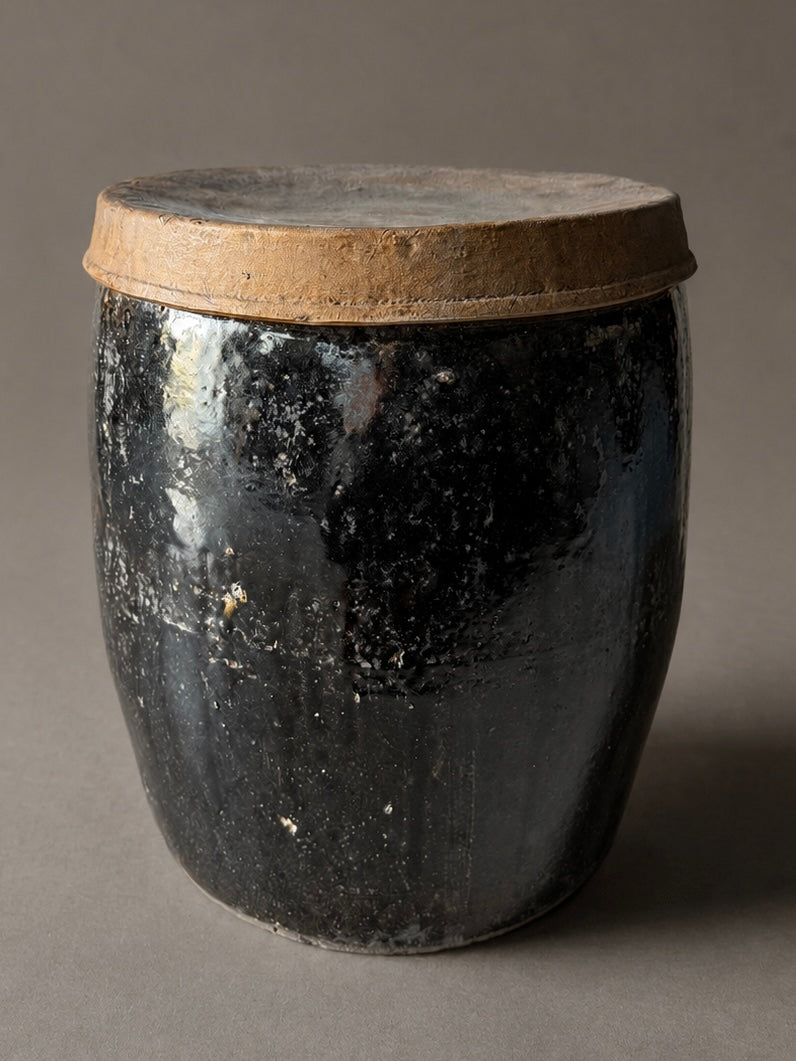Antique Chinese apothecary jar w/ lid – No. 4