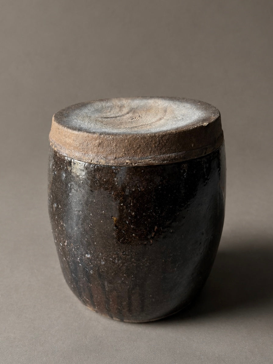 Antique Chinese apothecary jar w/ lid – No. 3