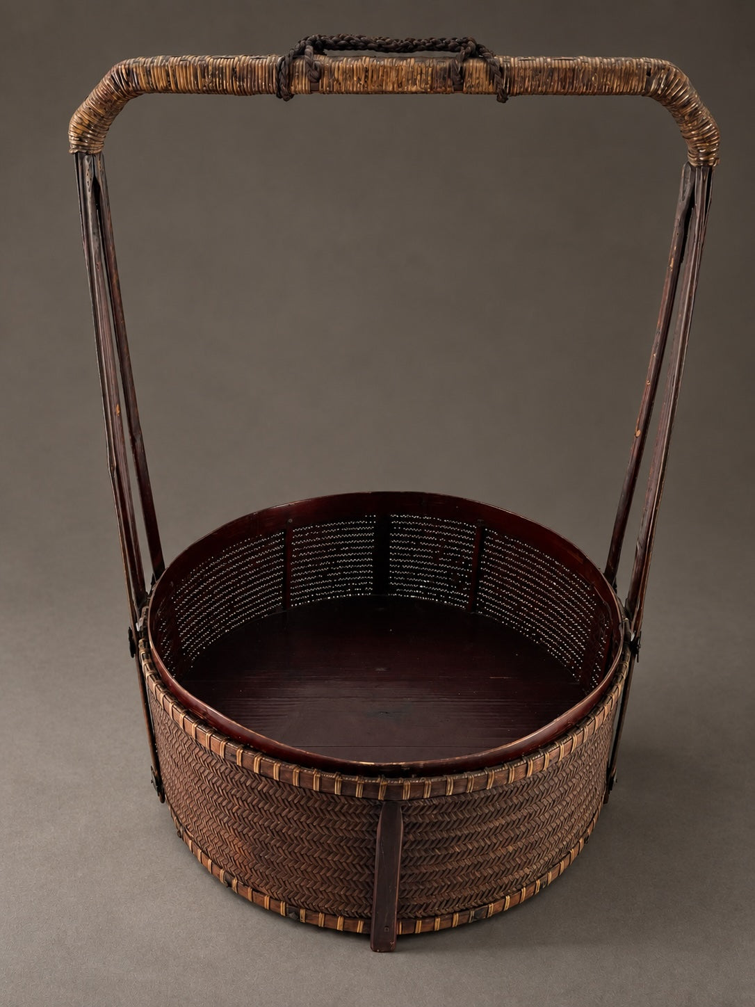 Old bamboo basket dim sum