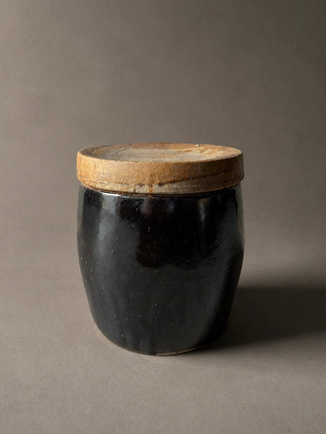 Antique Chinese apothecary jar w/ lid – No. 2