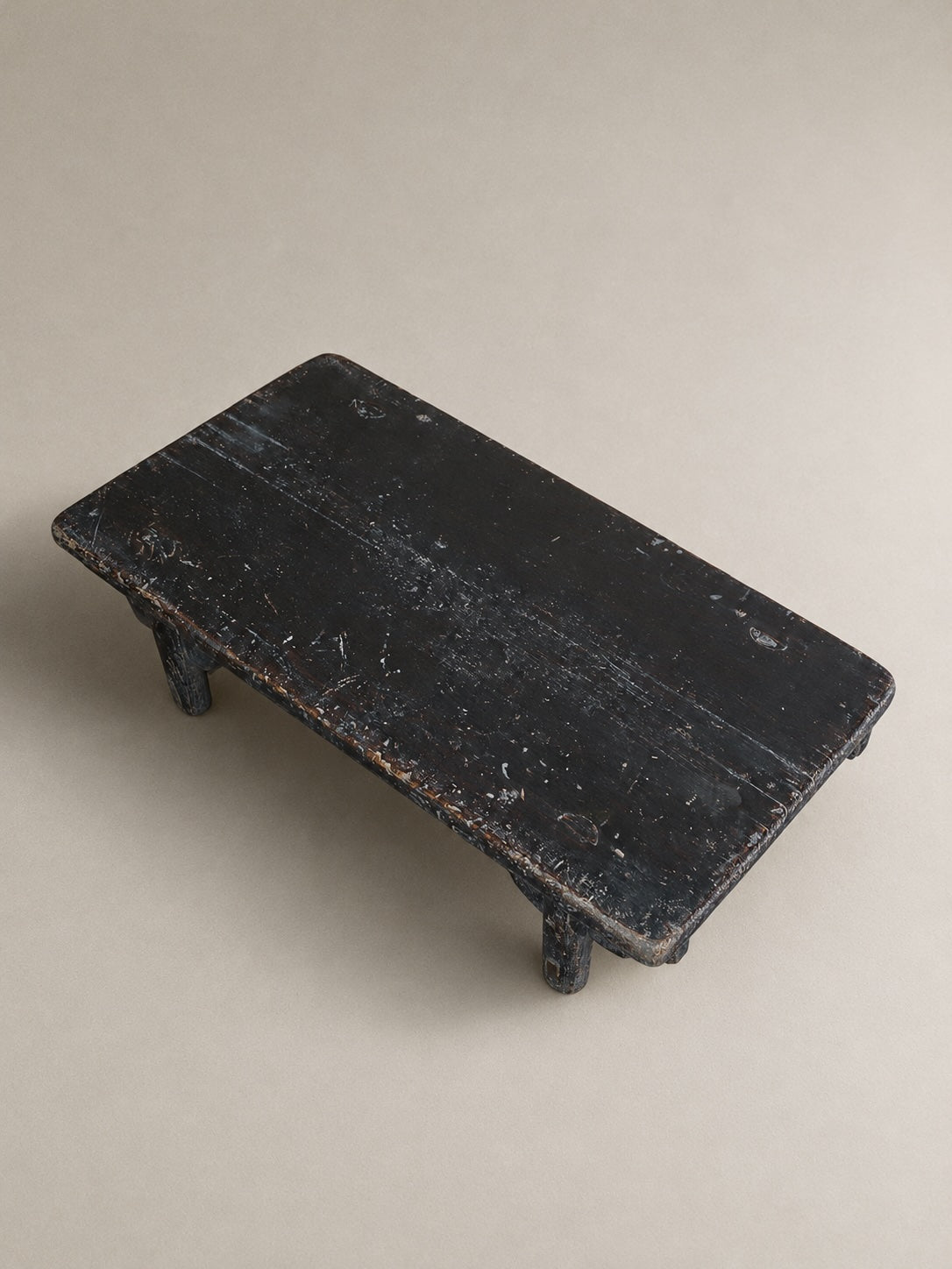 Kang table black patina