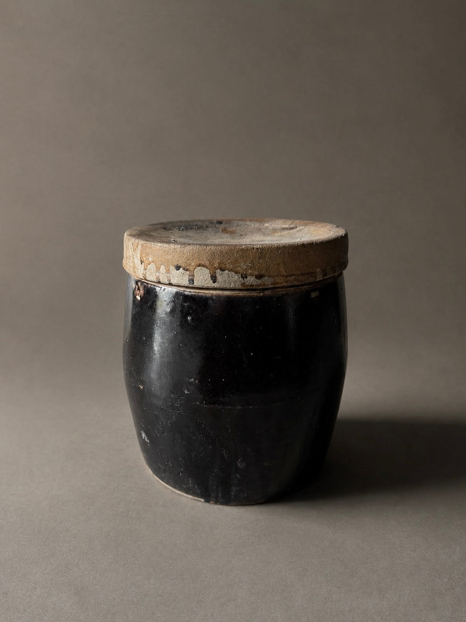 Antique Chinese apothecary jar w/ lid – No. 2
