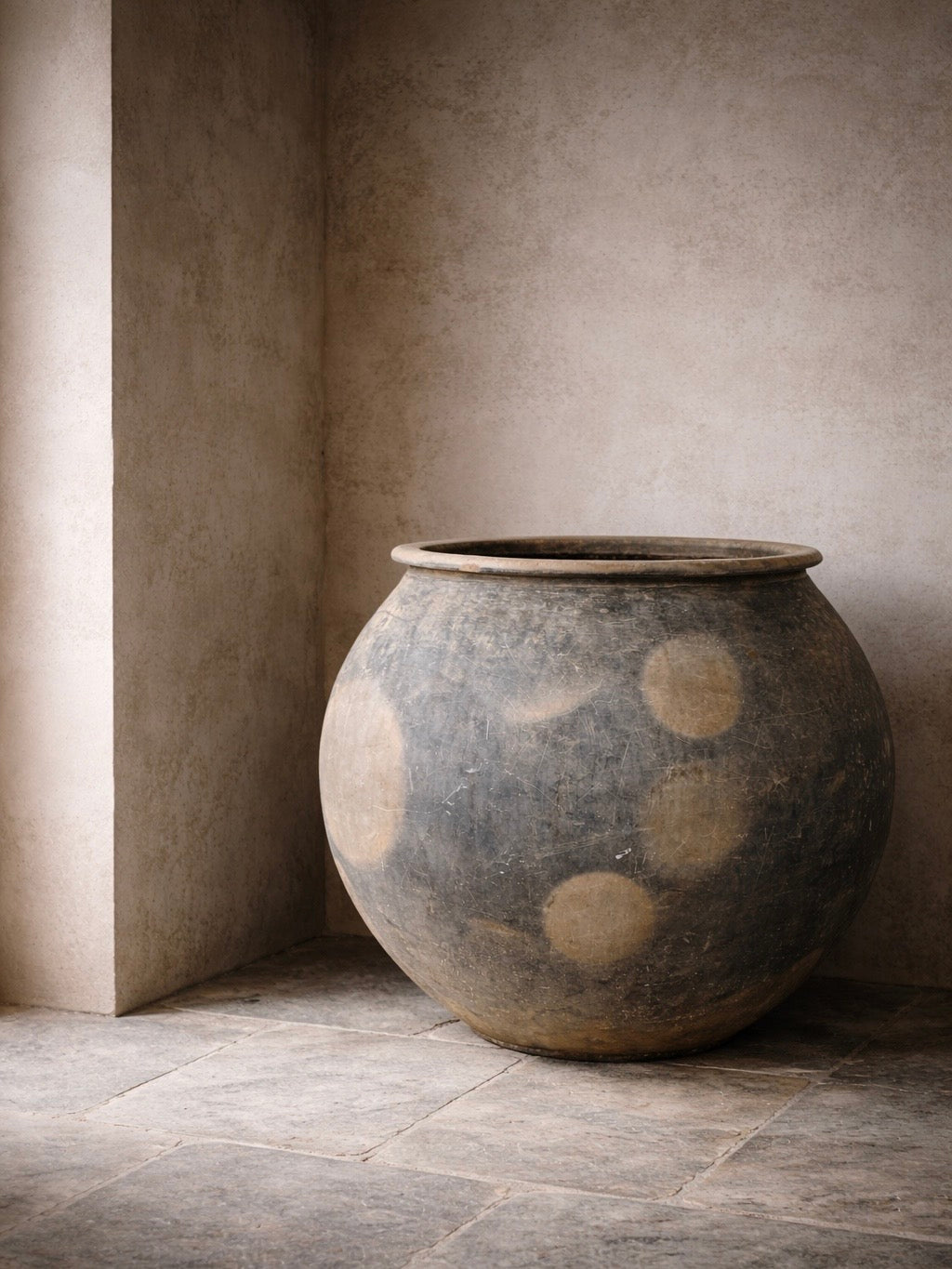 large antique Chinese patinated vessel 19 century