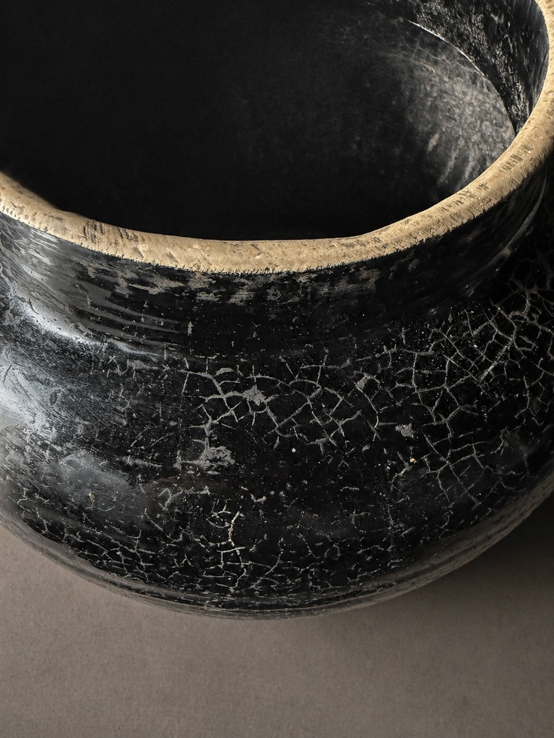 Shanxi black - large round vessel