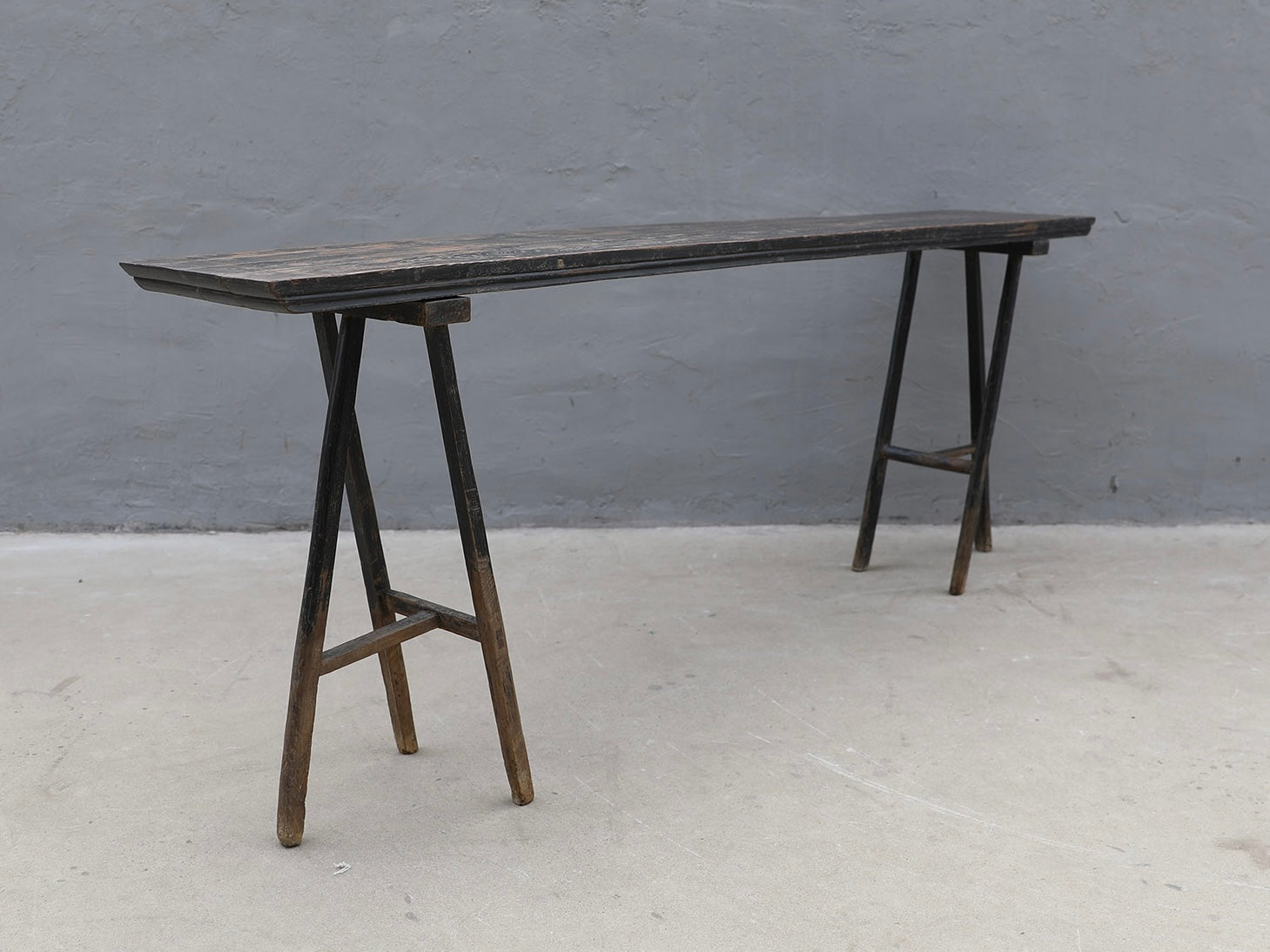 The antique Chinese painting table