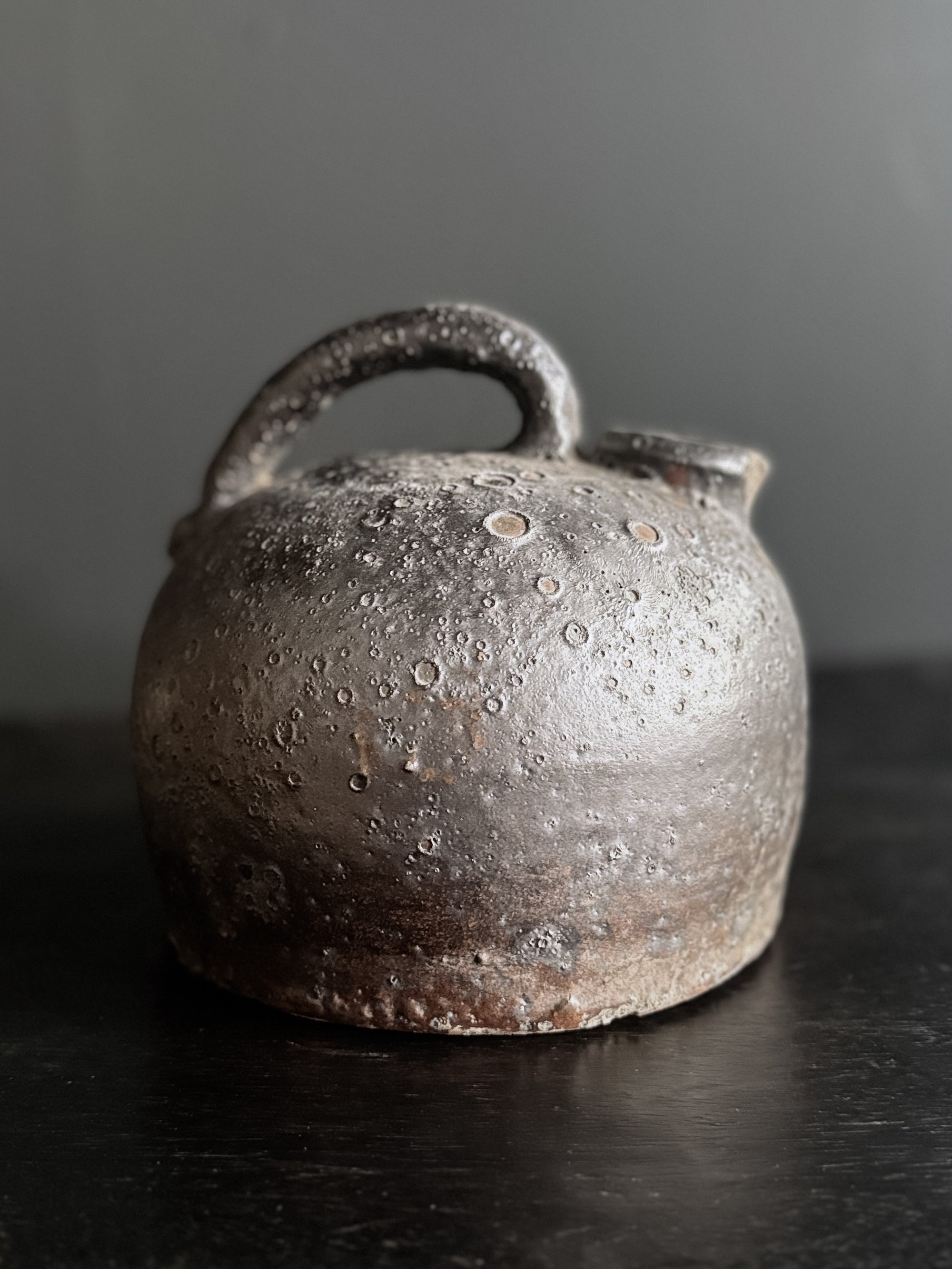 antique lava vessel – No. 3