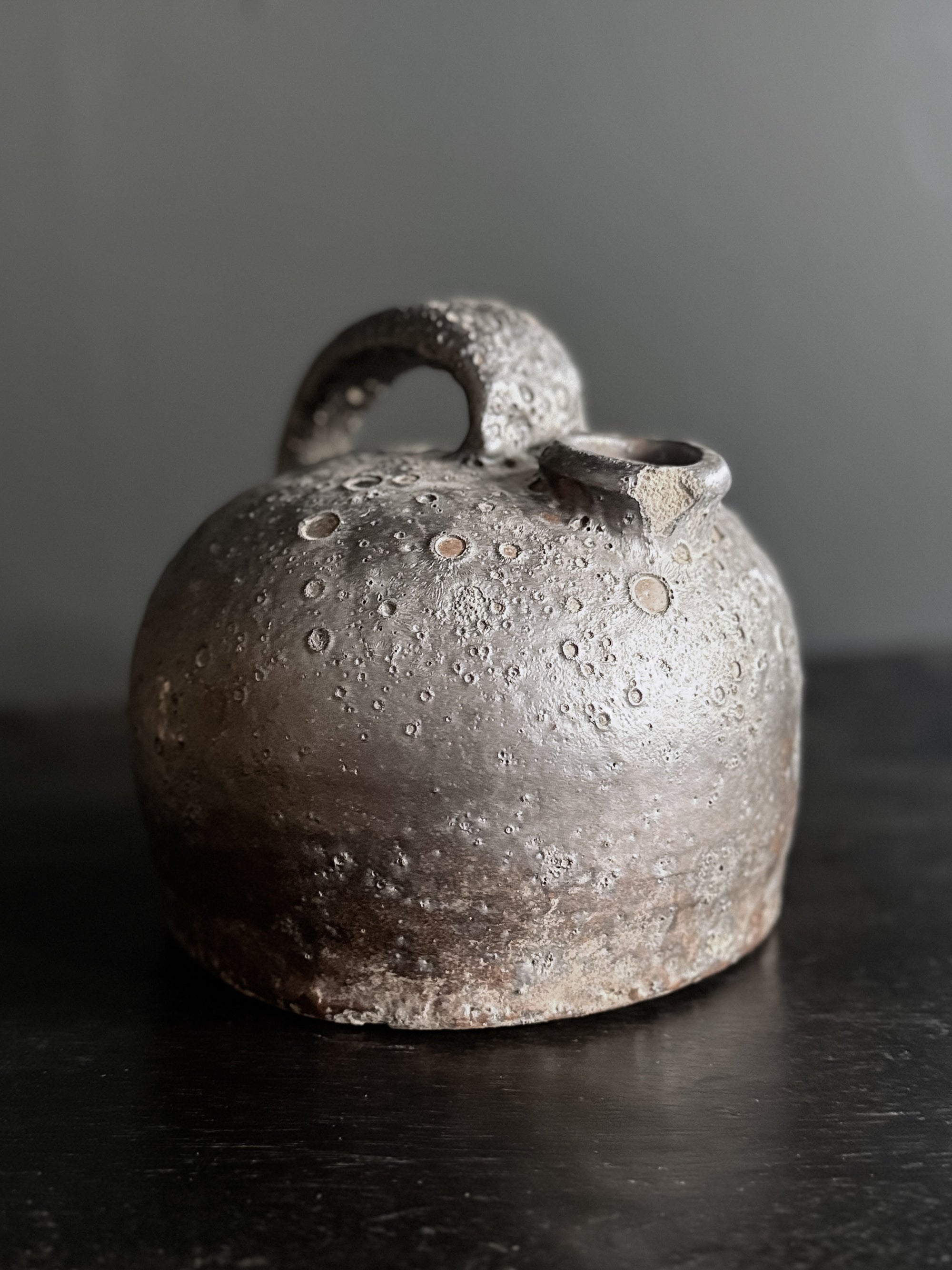 antique lava vessel – No. 3