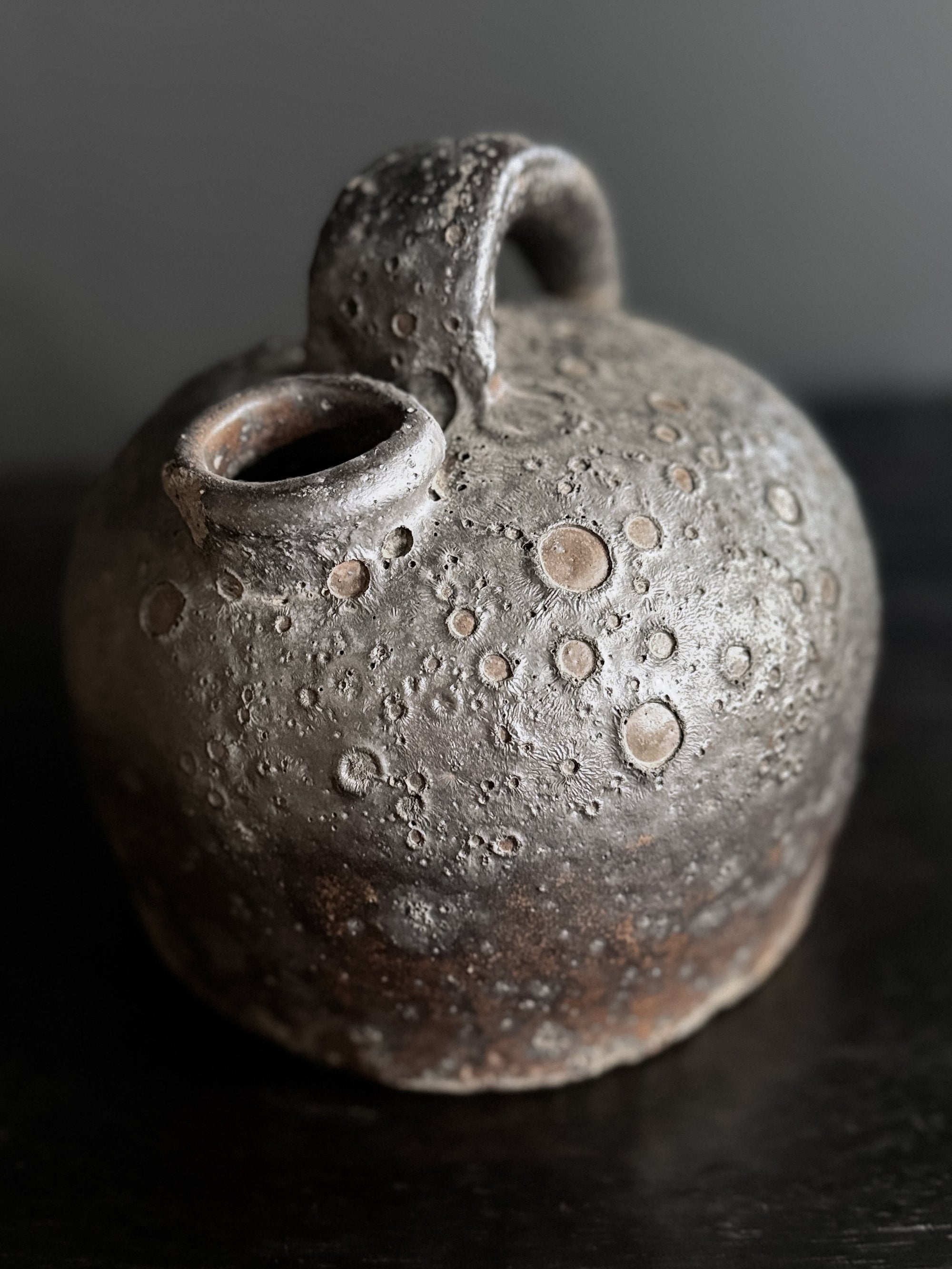 antique lava vessel – No. 3