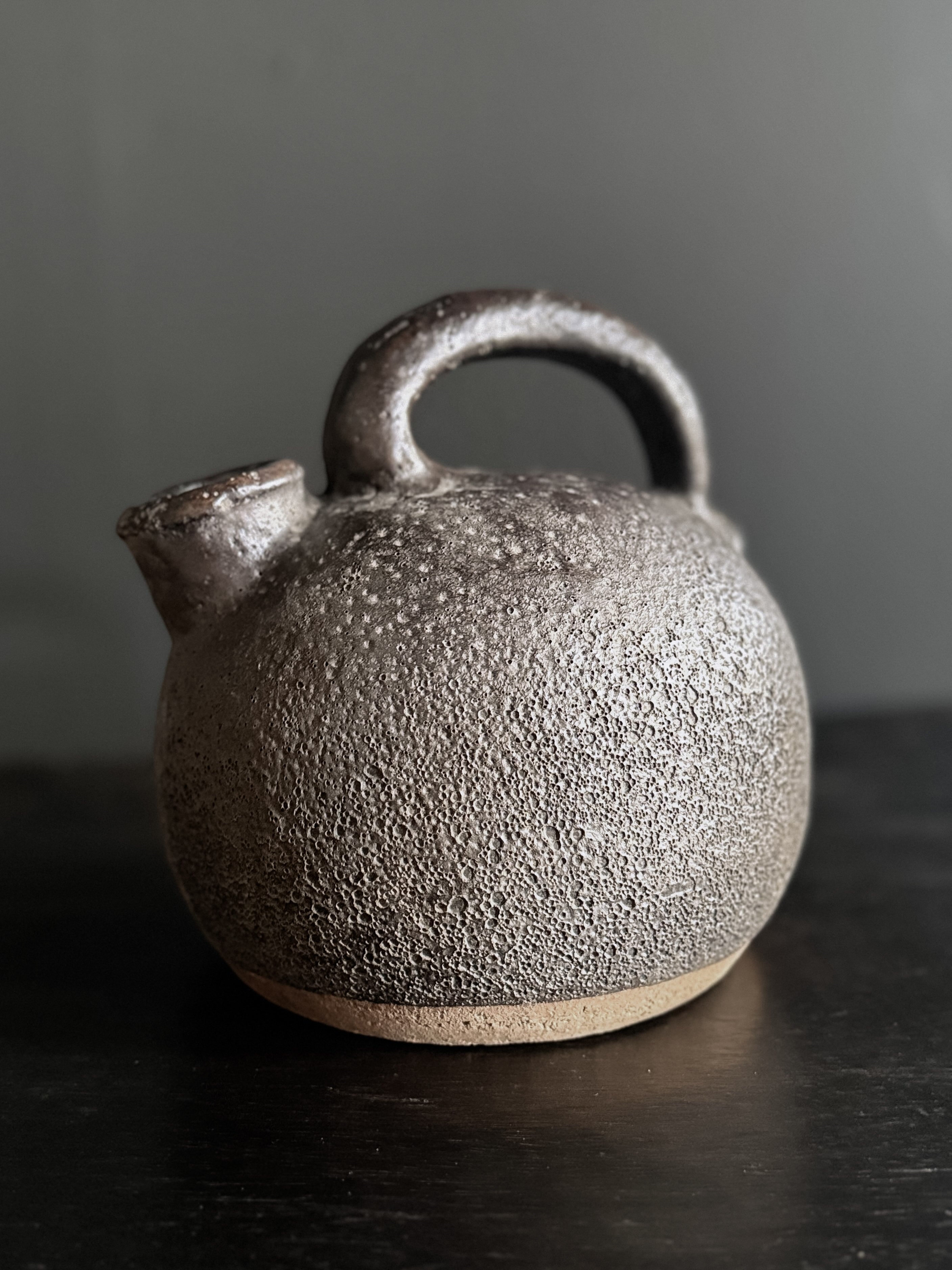 antique lava vessel – No. 2