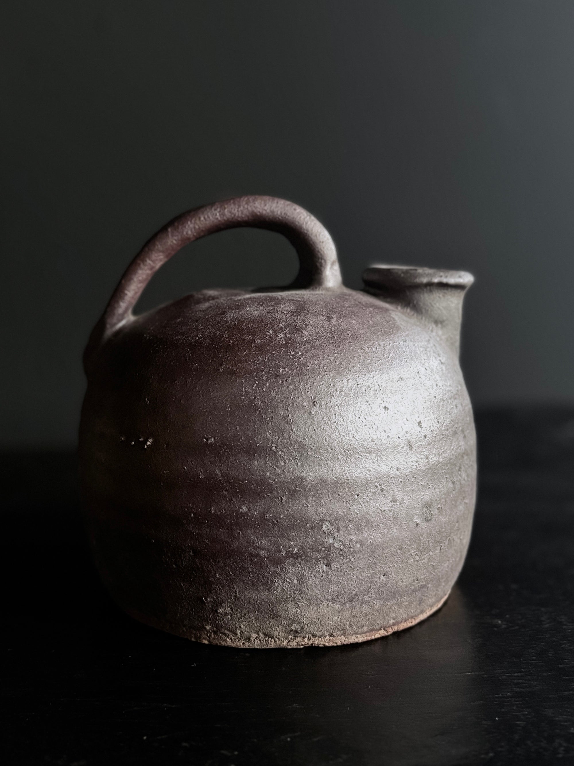 antique lava vessel – No. 4