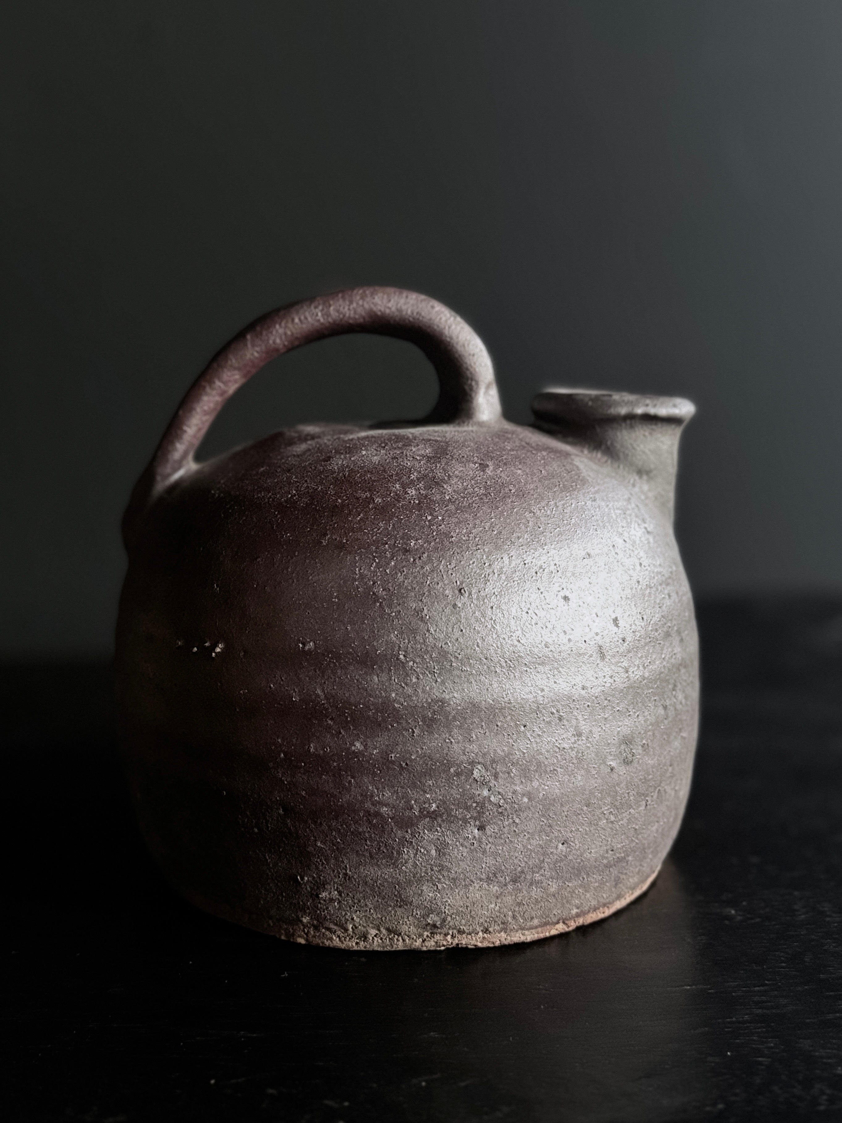 antique lava vessel – No. 4