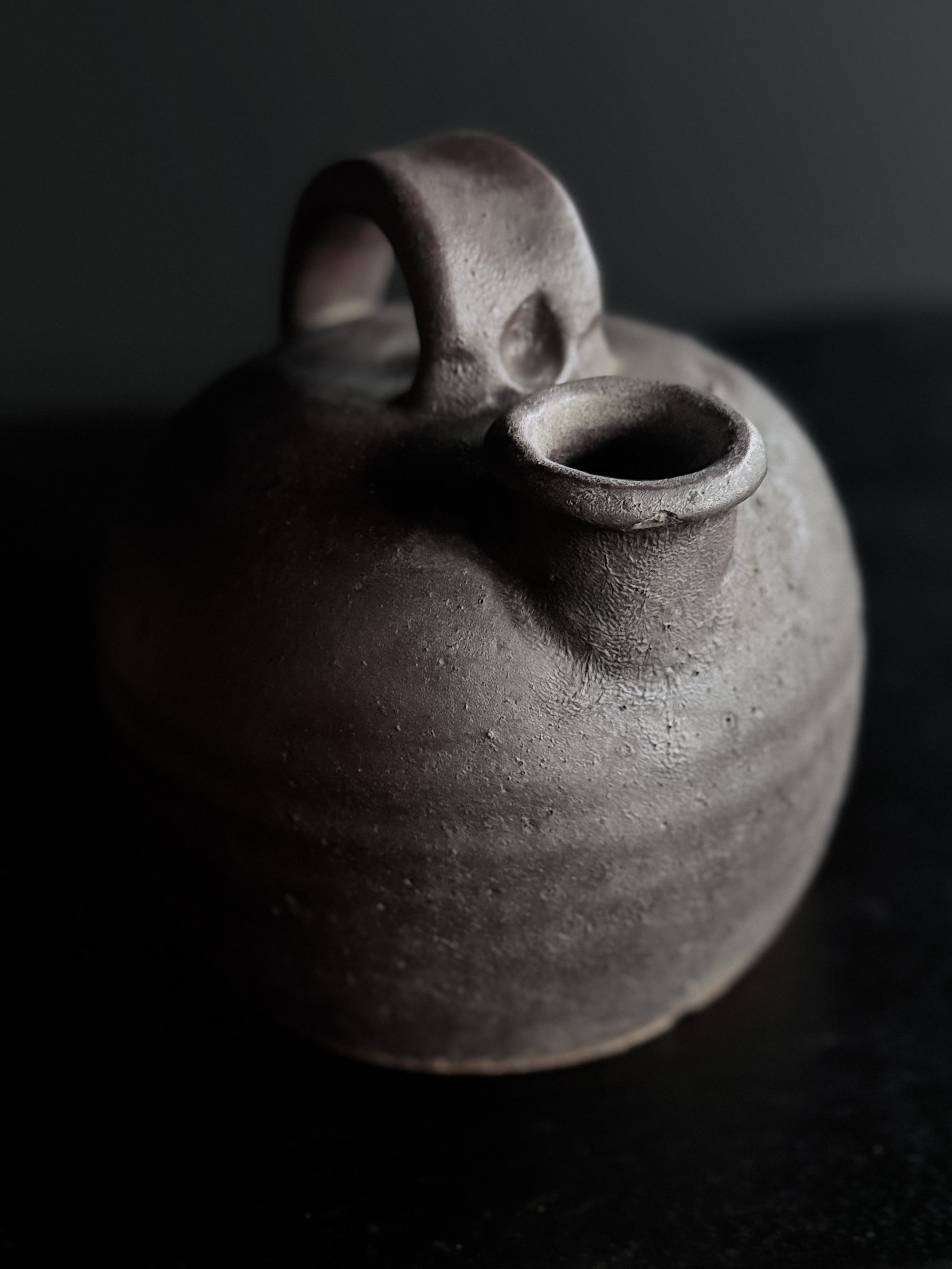 antique lava vessel – No. 4