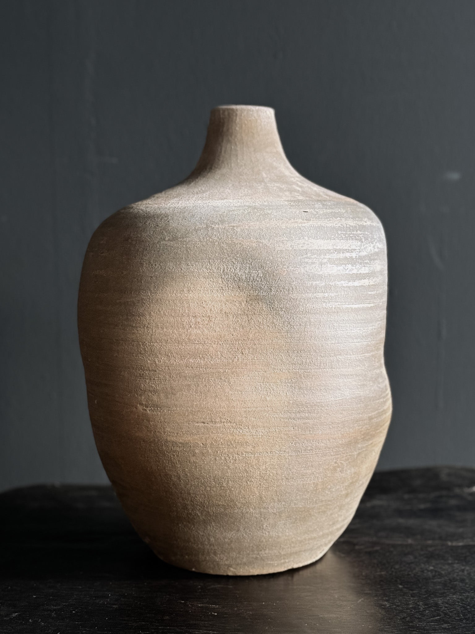 low neck vessel – No. 8