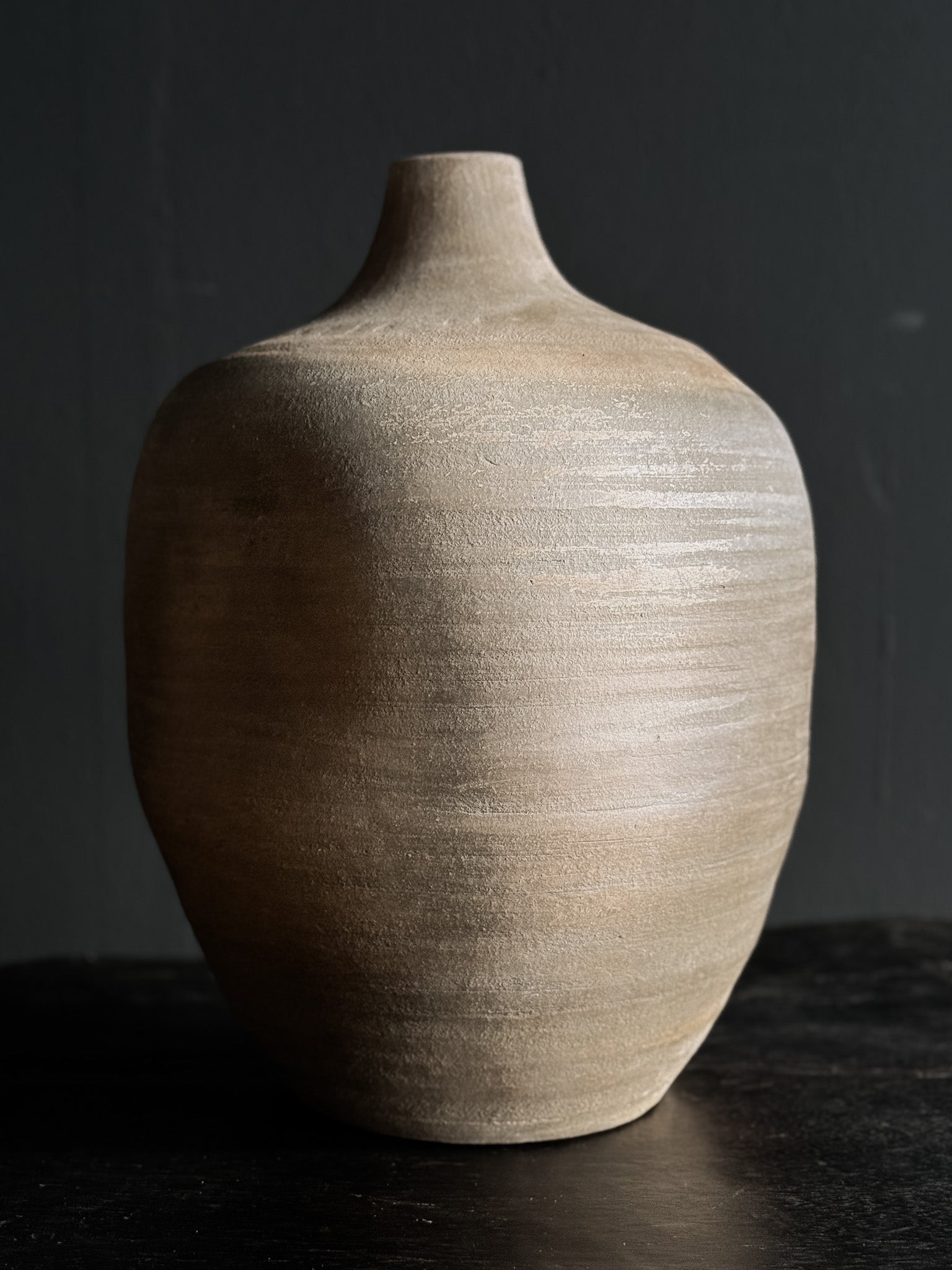low neck vessel – No. 8