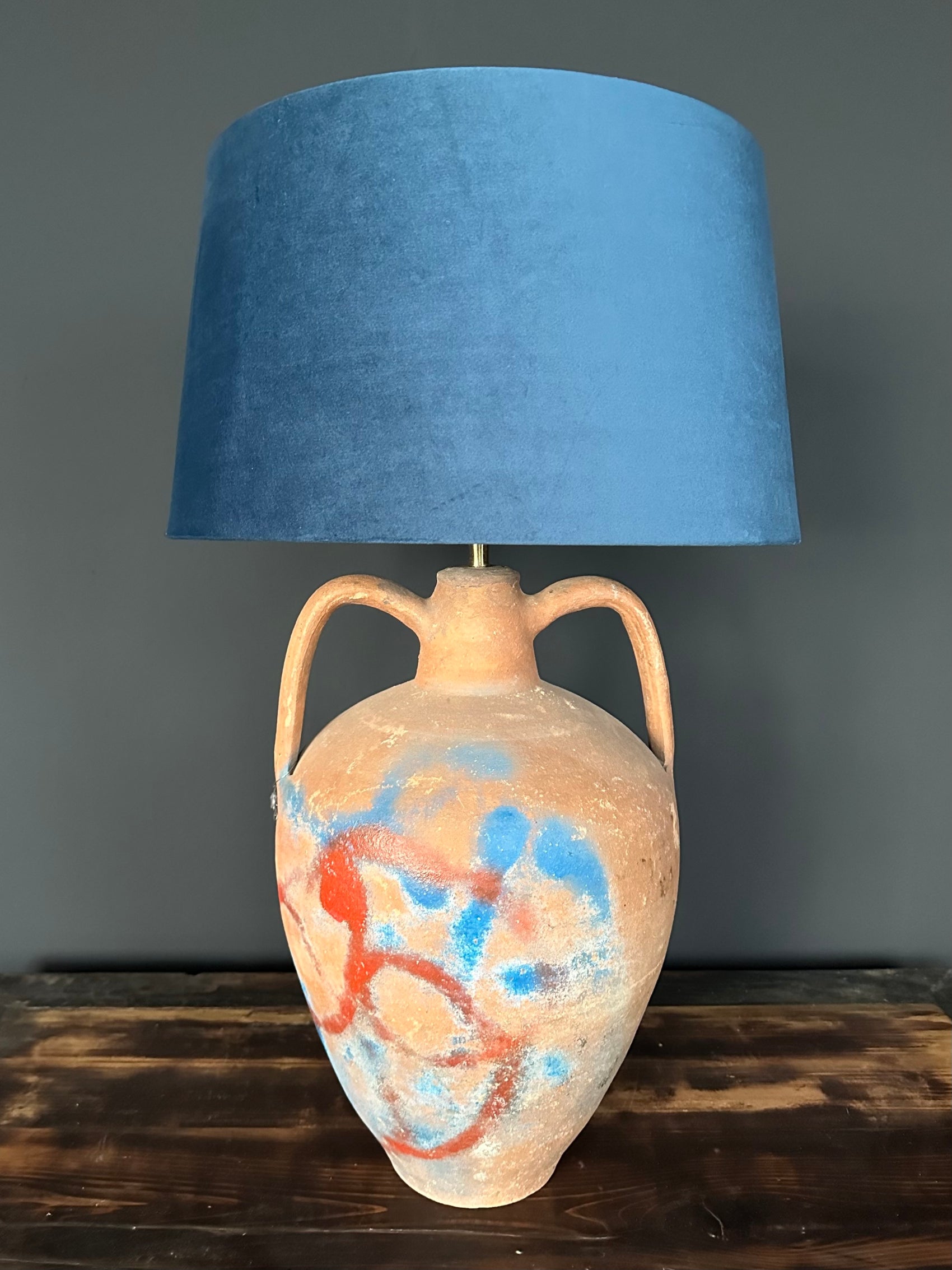 graffiti lamp antique amphora & velvet