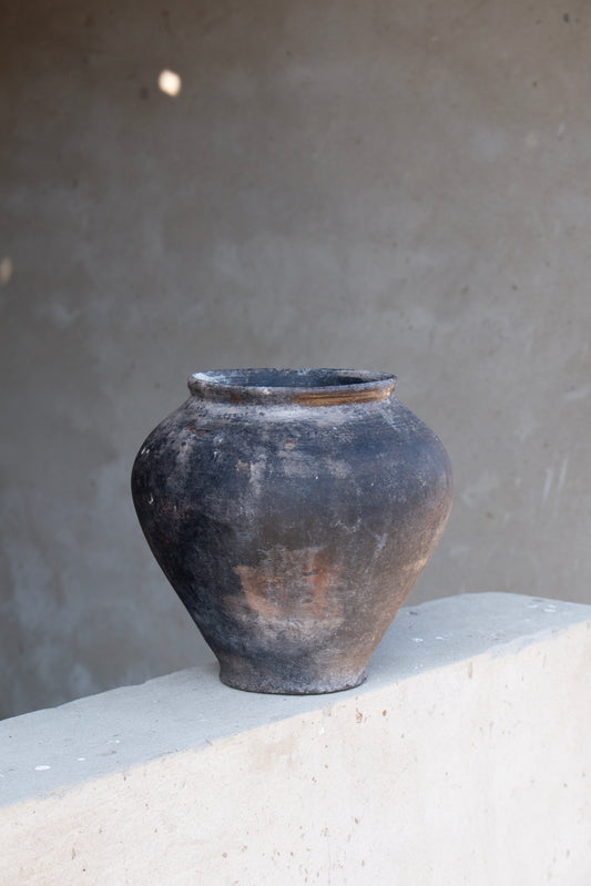 antique signature pot #16