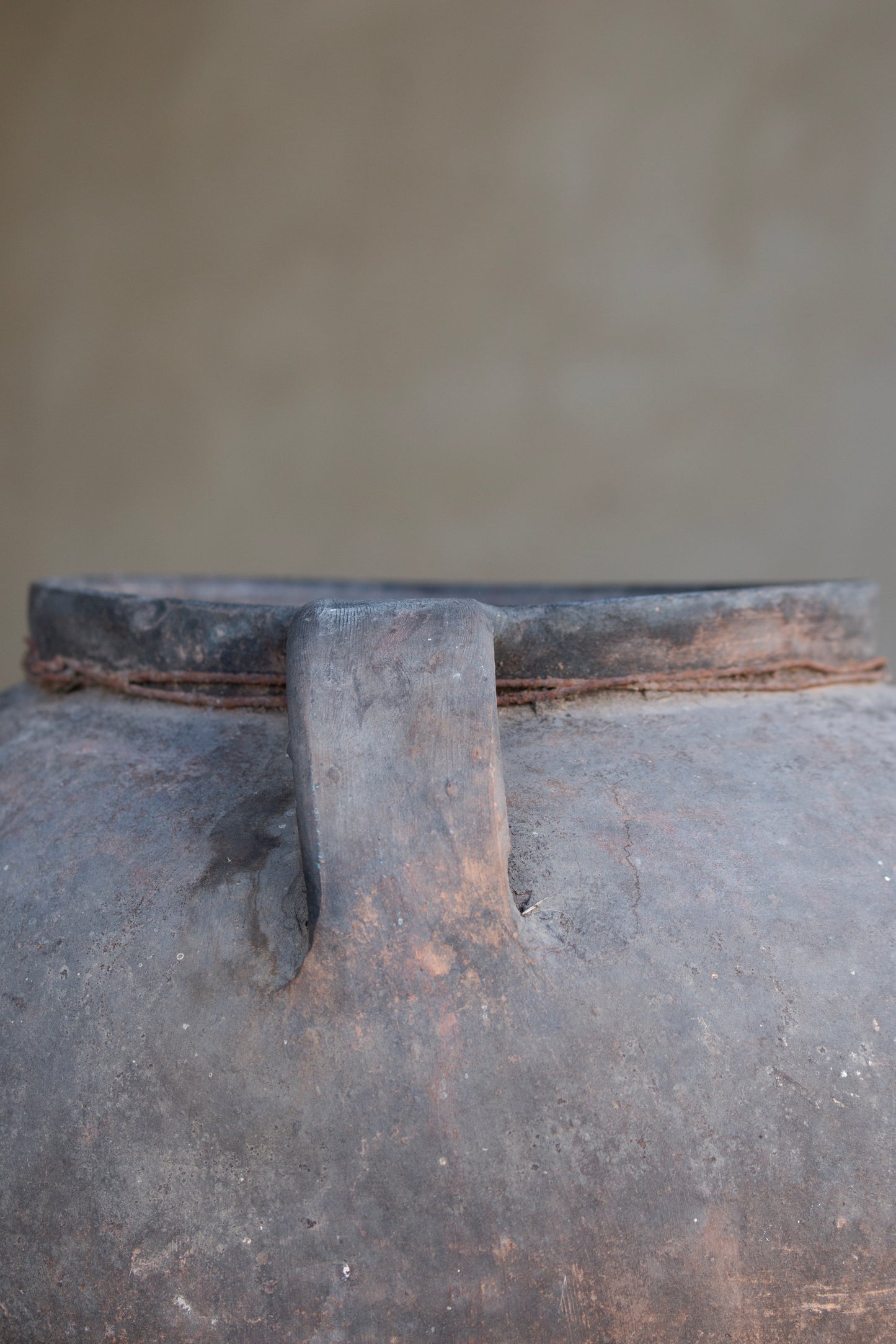 antique signature pot #18