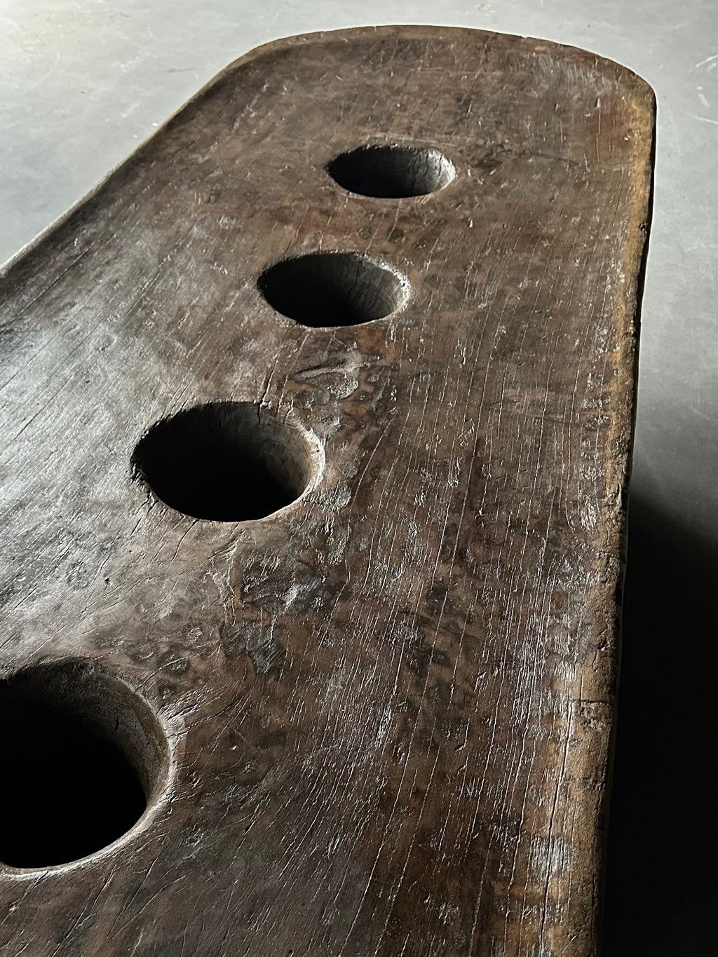 original Naga grinder table