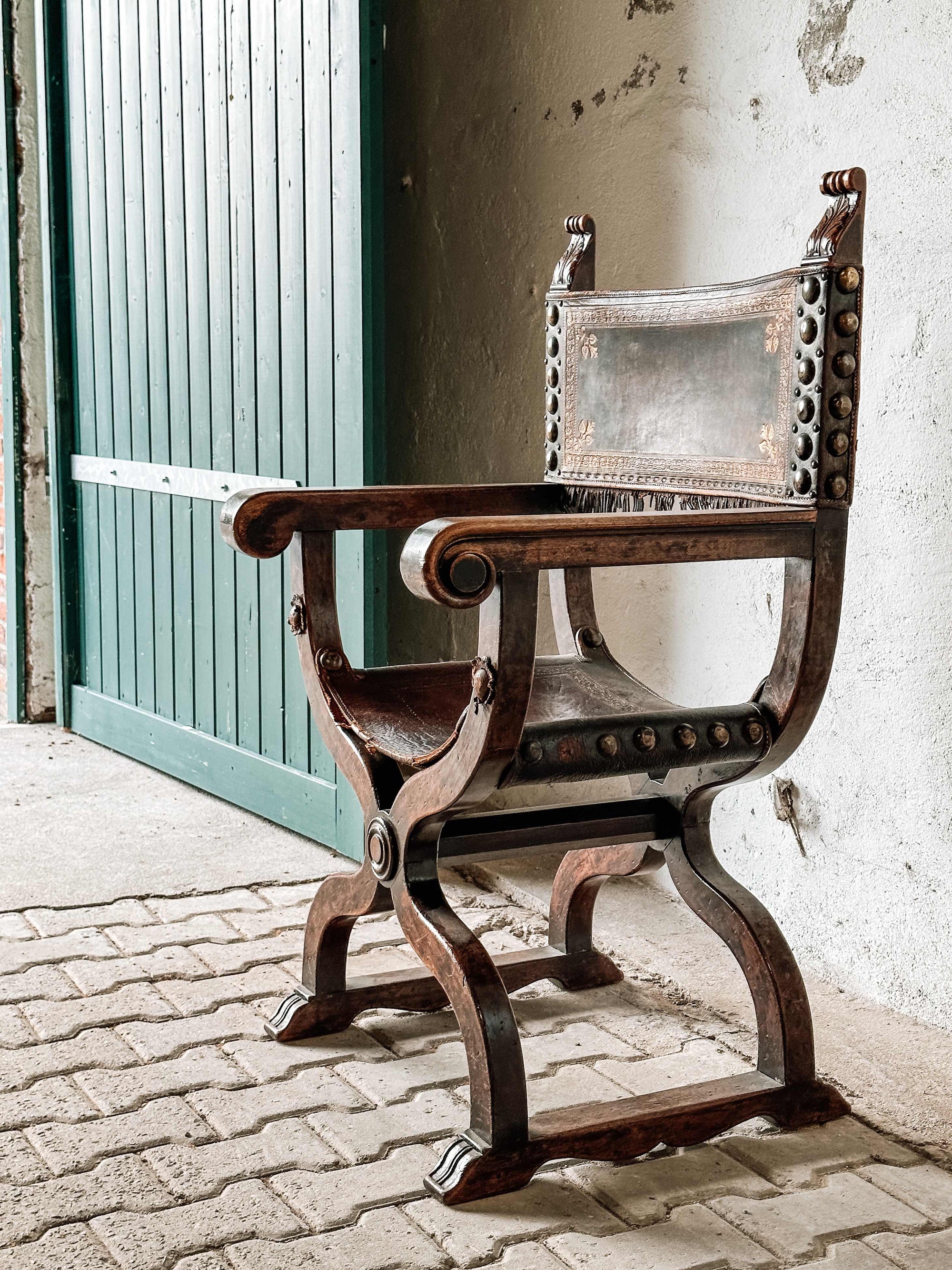 The vintage director's chair