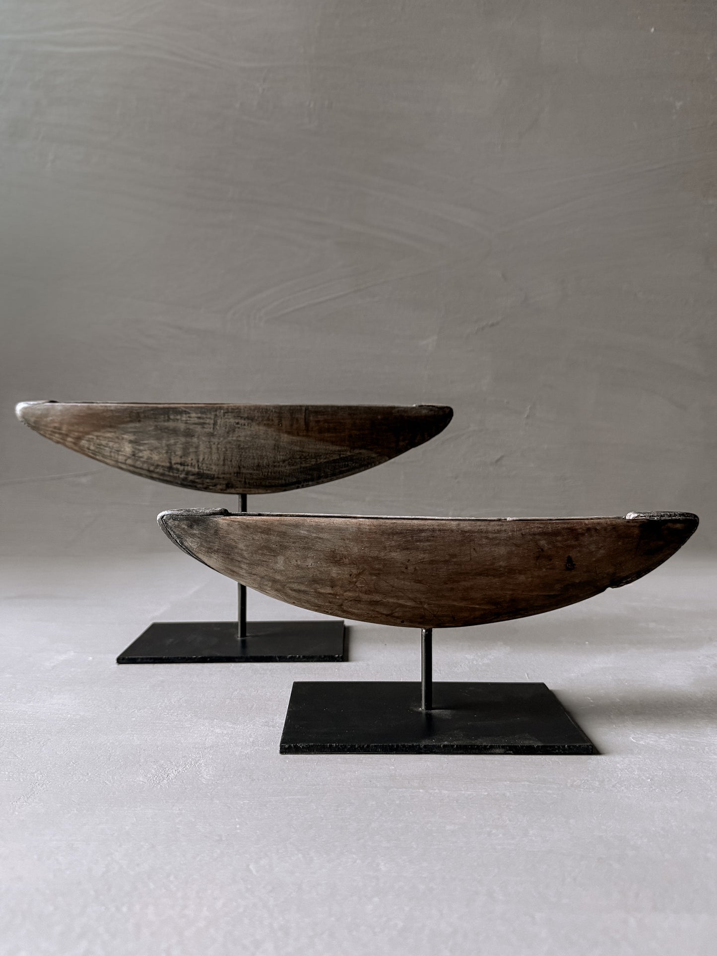 set of 2 old weaving shuttles No. 1