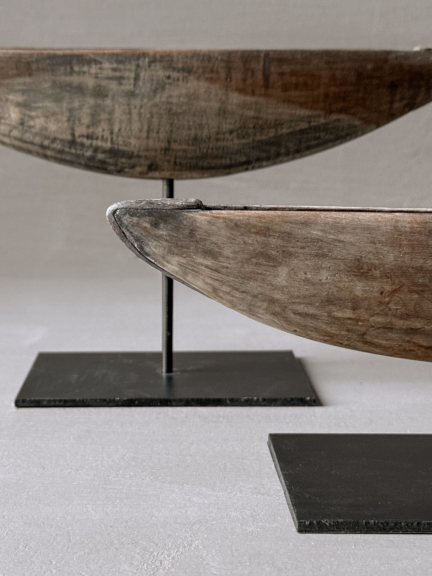 set of 2 old weaving shuttles No. 1