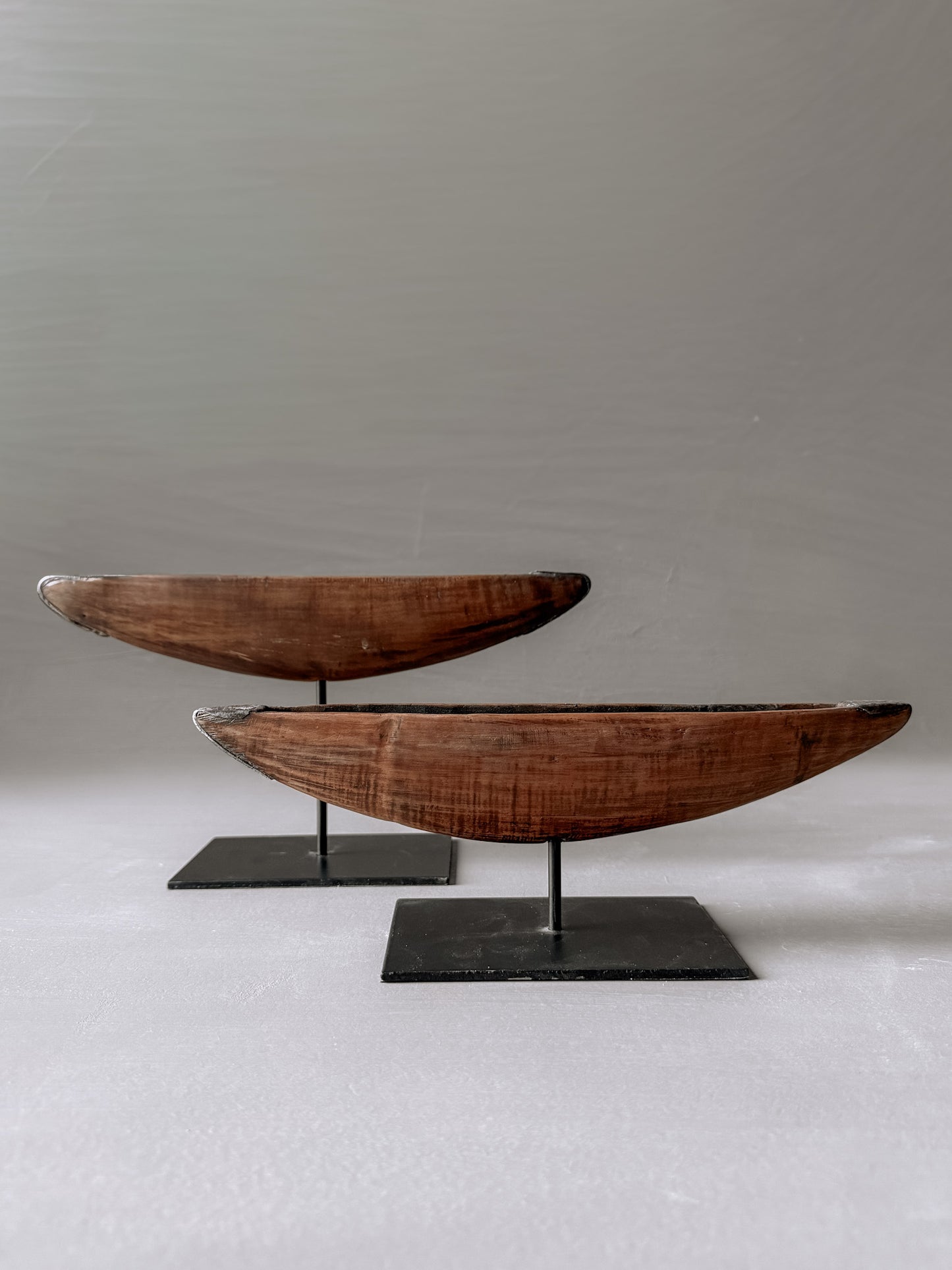 set of 2 old weaving shuttles No. 2