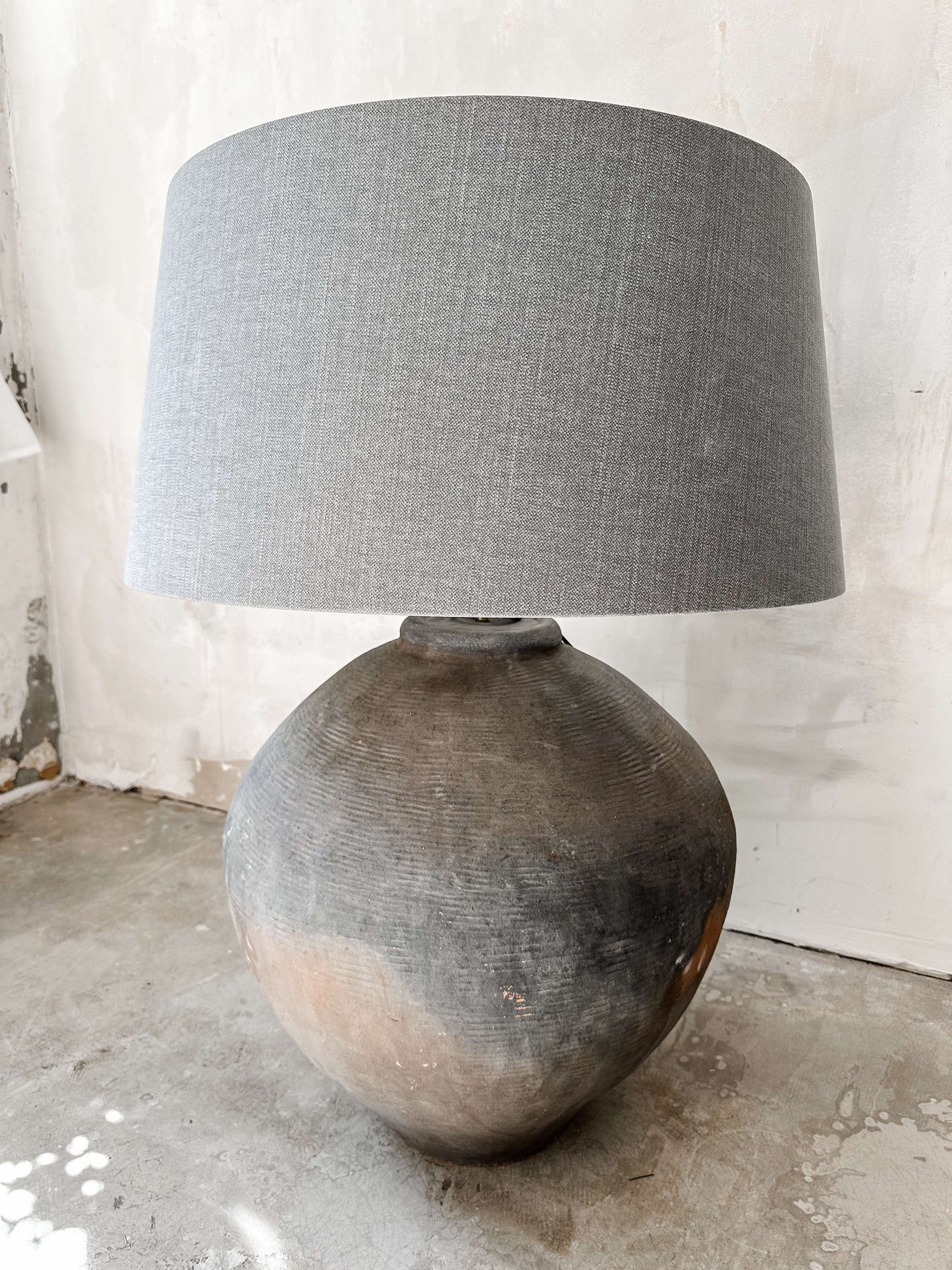 Bodenlampe antiker Weintopf & Leinen
