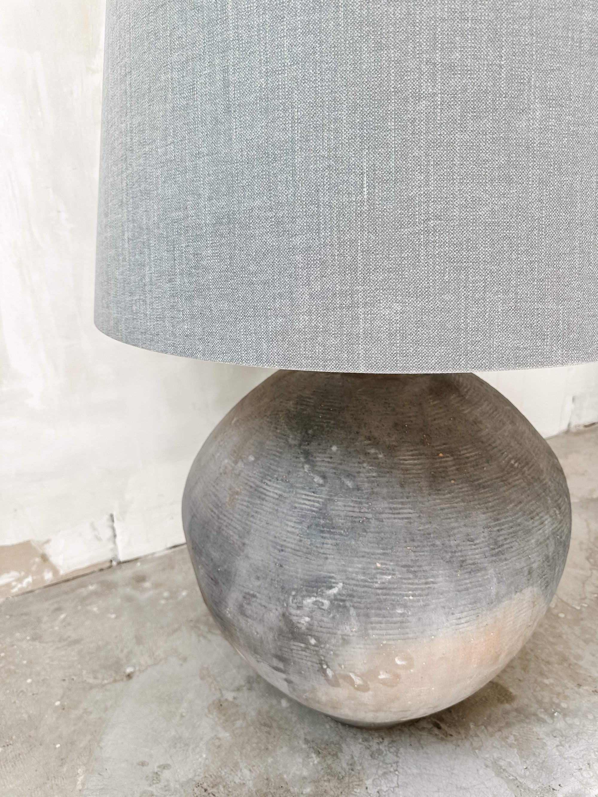 Bodenlampe antiker Weintopf & Leinen