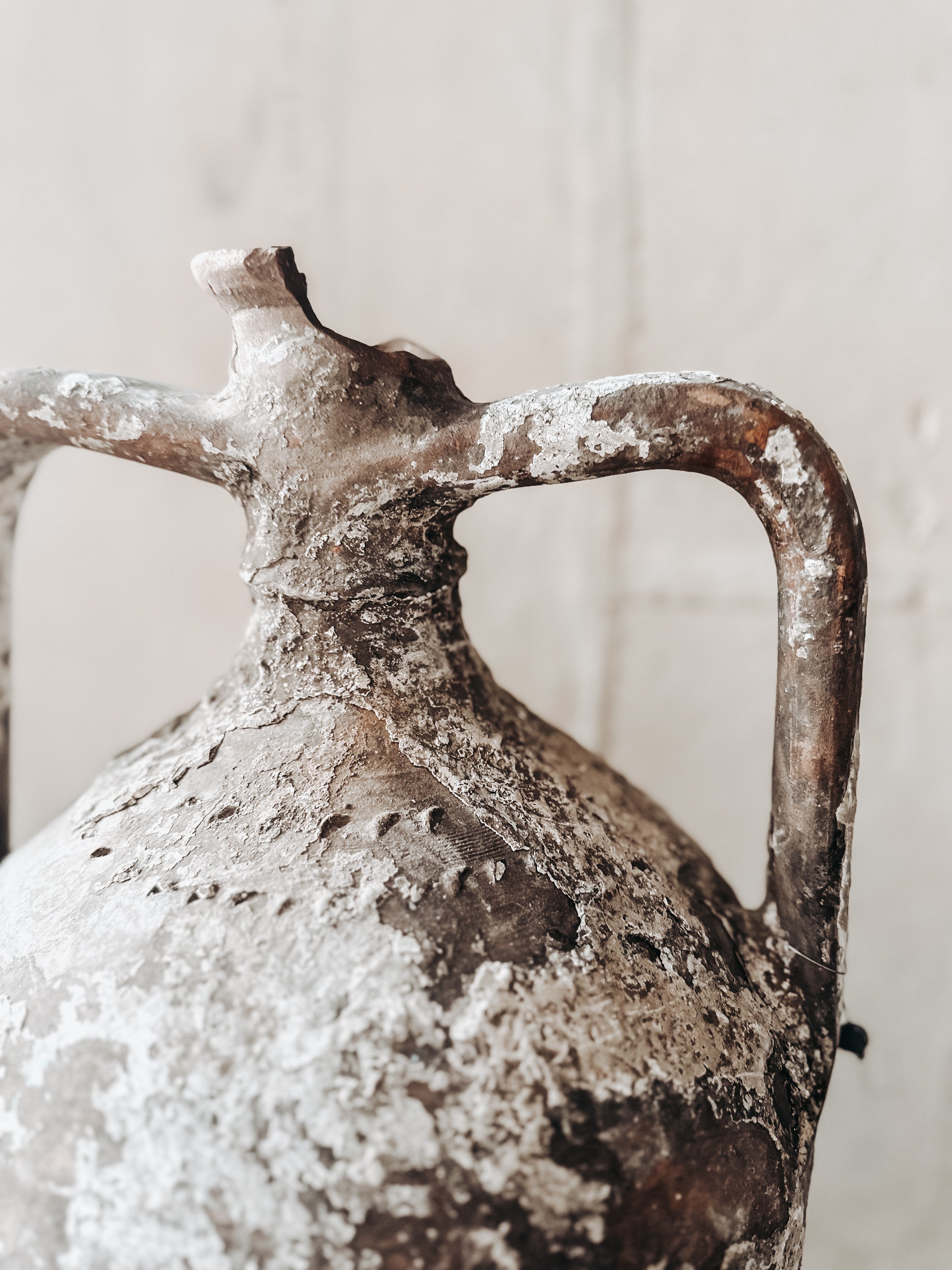 Patina amphora