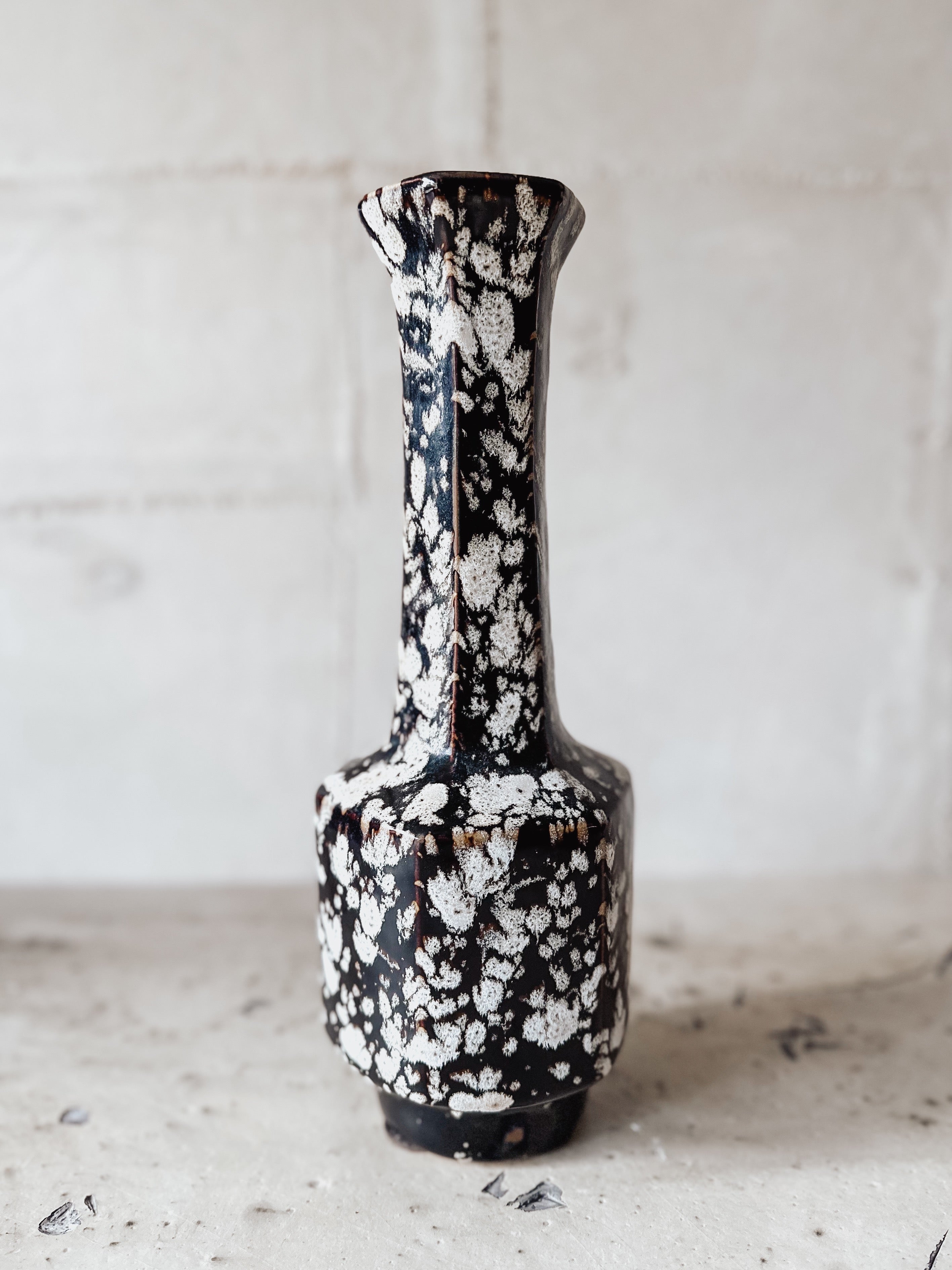vase black/white #2