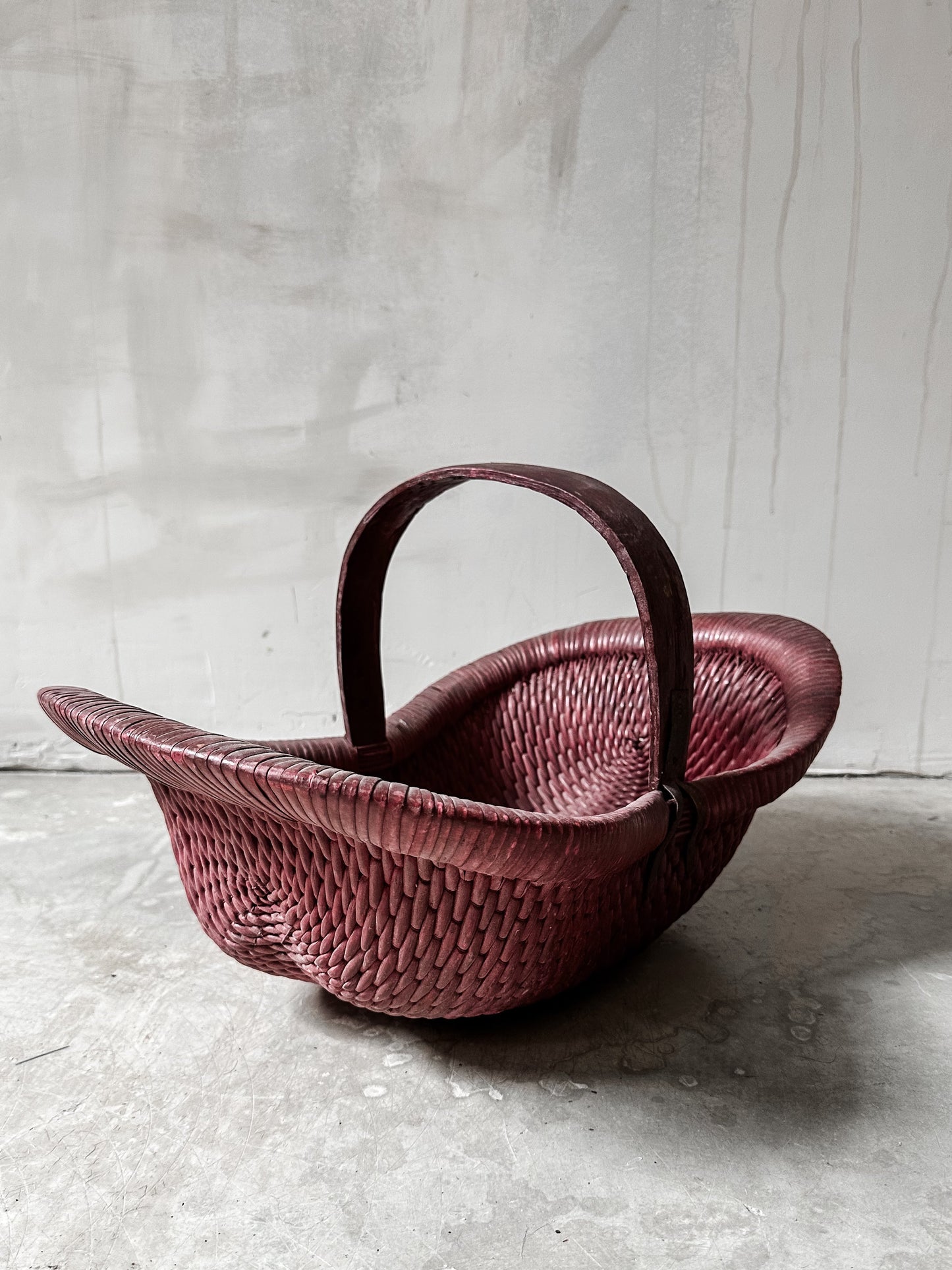 Old reed basket red